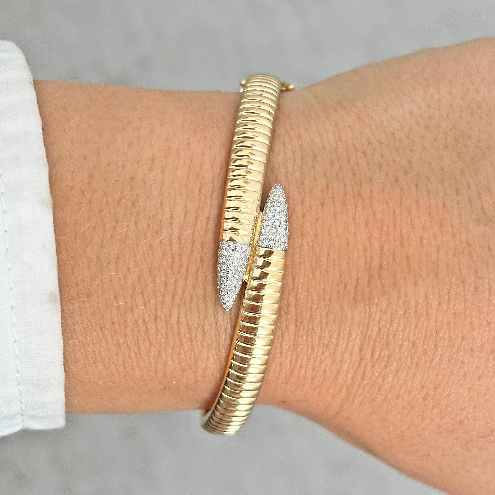 14K GOLD DIAMOND ARIELLA BANGLE