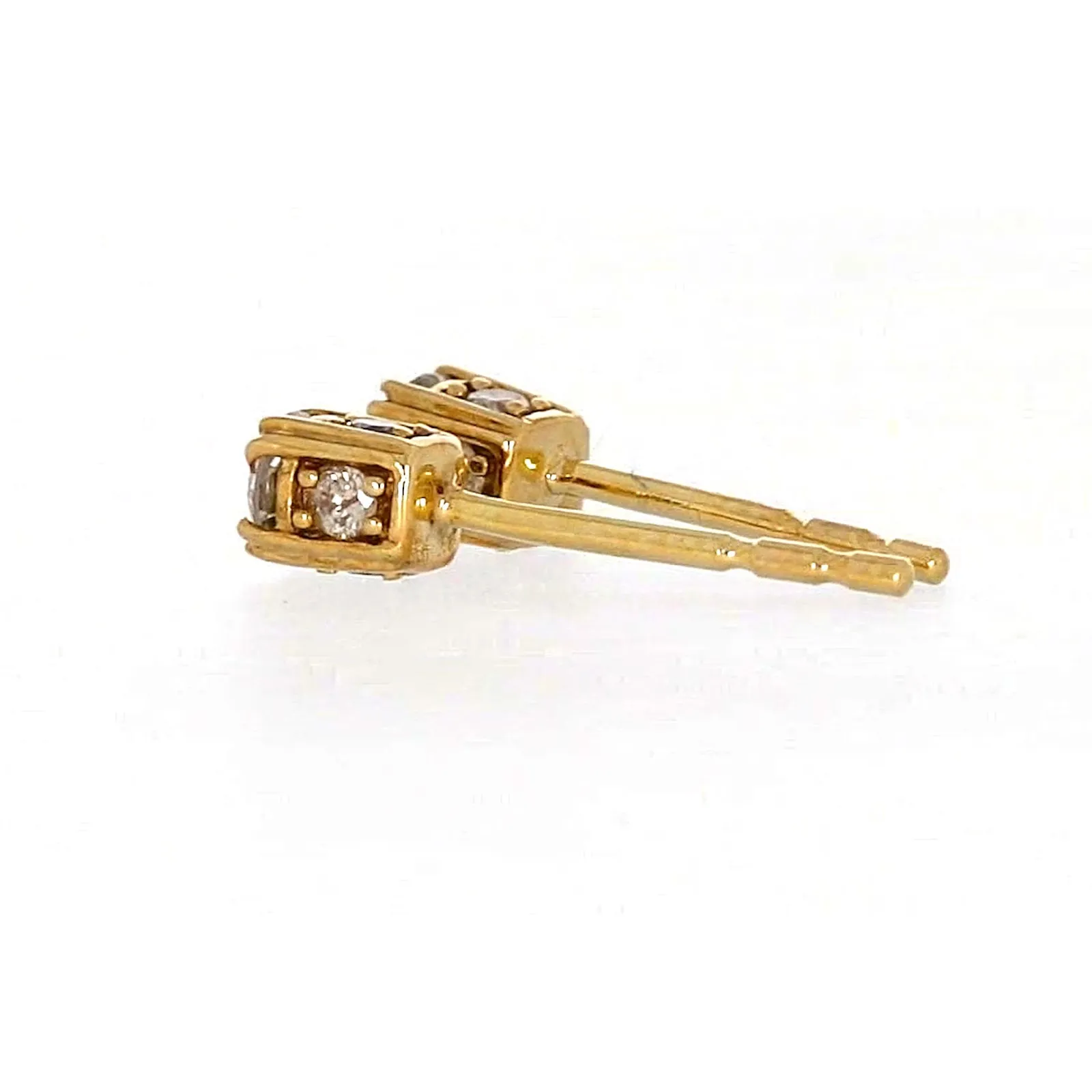 9ct Yellow Gold Round Brilliant Cut 1/4 Carat tw of Diamonds  Stud Earrings