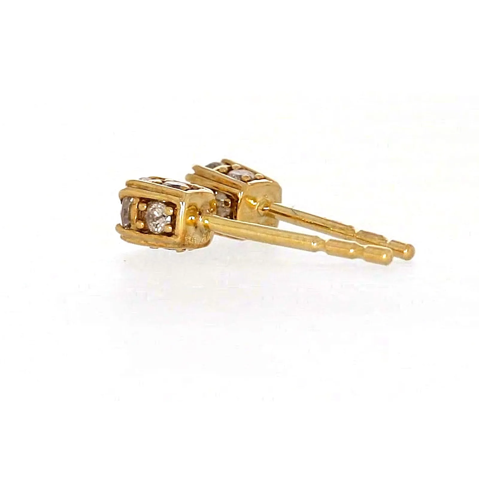 9ct Yellow Gold Round Brilliant Cut 1/4 Carat tw of Diamonds  Stud Earrings