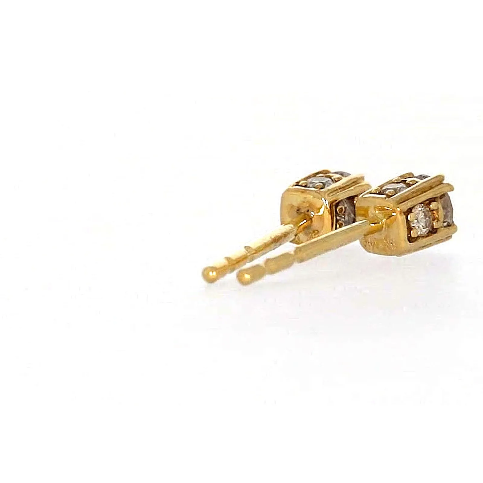 9ct Yellow Gold Round Brilliant Cut 1/4 Carat tw of Diamonds  Stud Earrings