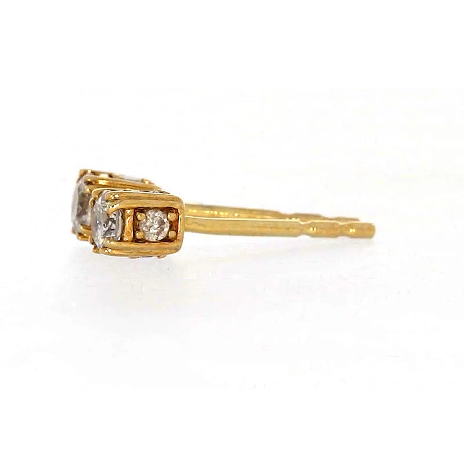 9ct Yellow Gold Round Brilliant Cut 1/4 Carat tw of Diamonds  Stud Earrings