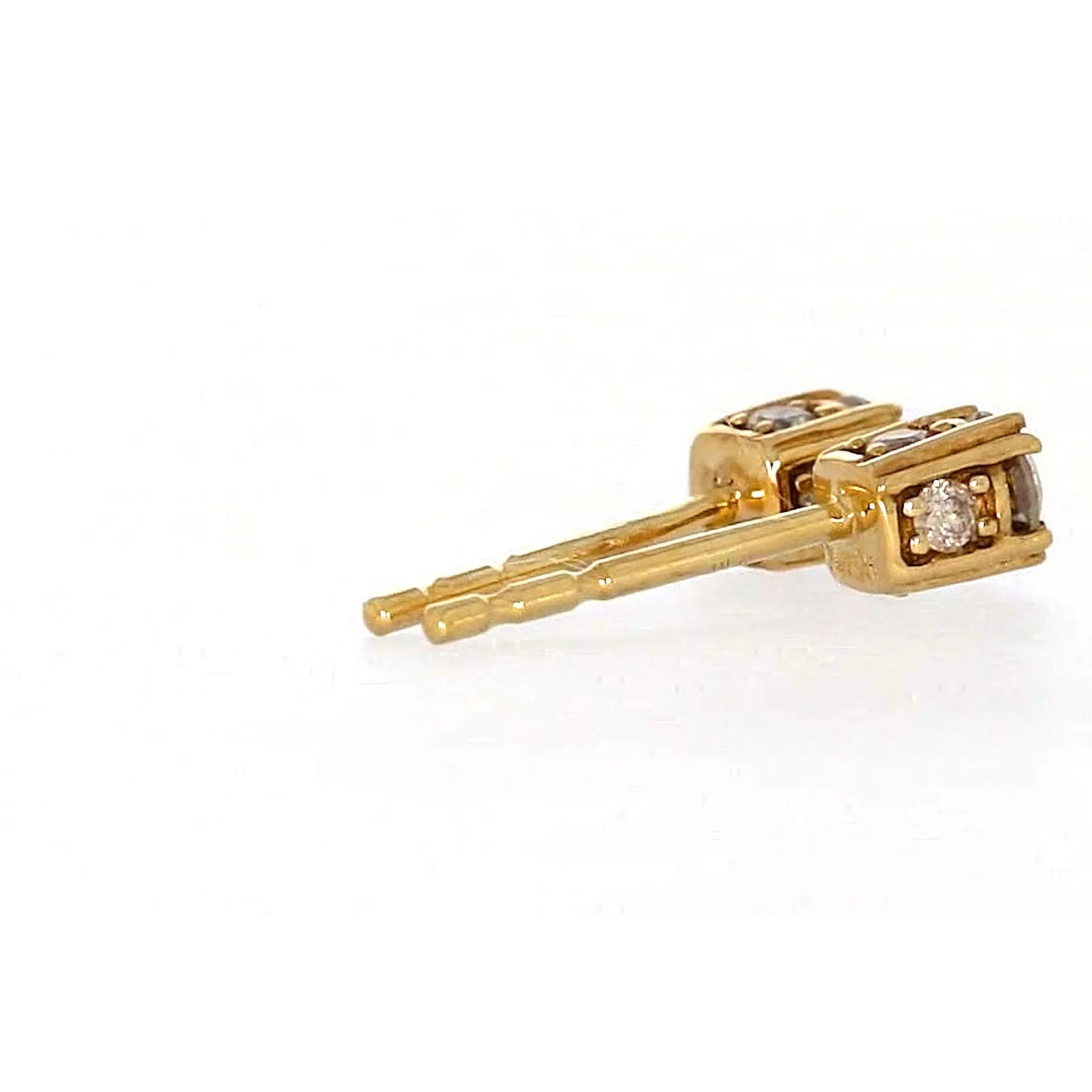 9ct Yellow Gold Round Brilliant Cut 1/4 Carat tw of Diamonds  Stud Earrings