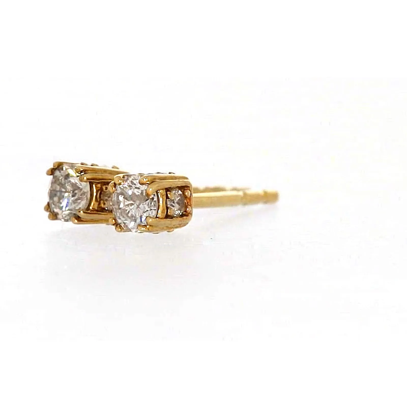 9ct Yellow Gold Round Brilliant Cut 1/4 Carat tw of Diamonds  Stud Earrings