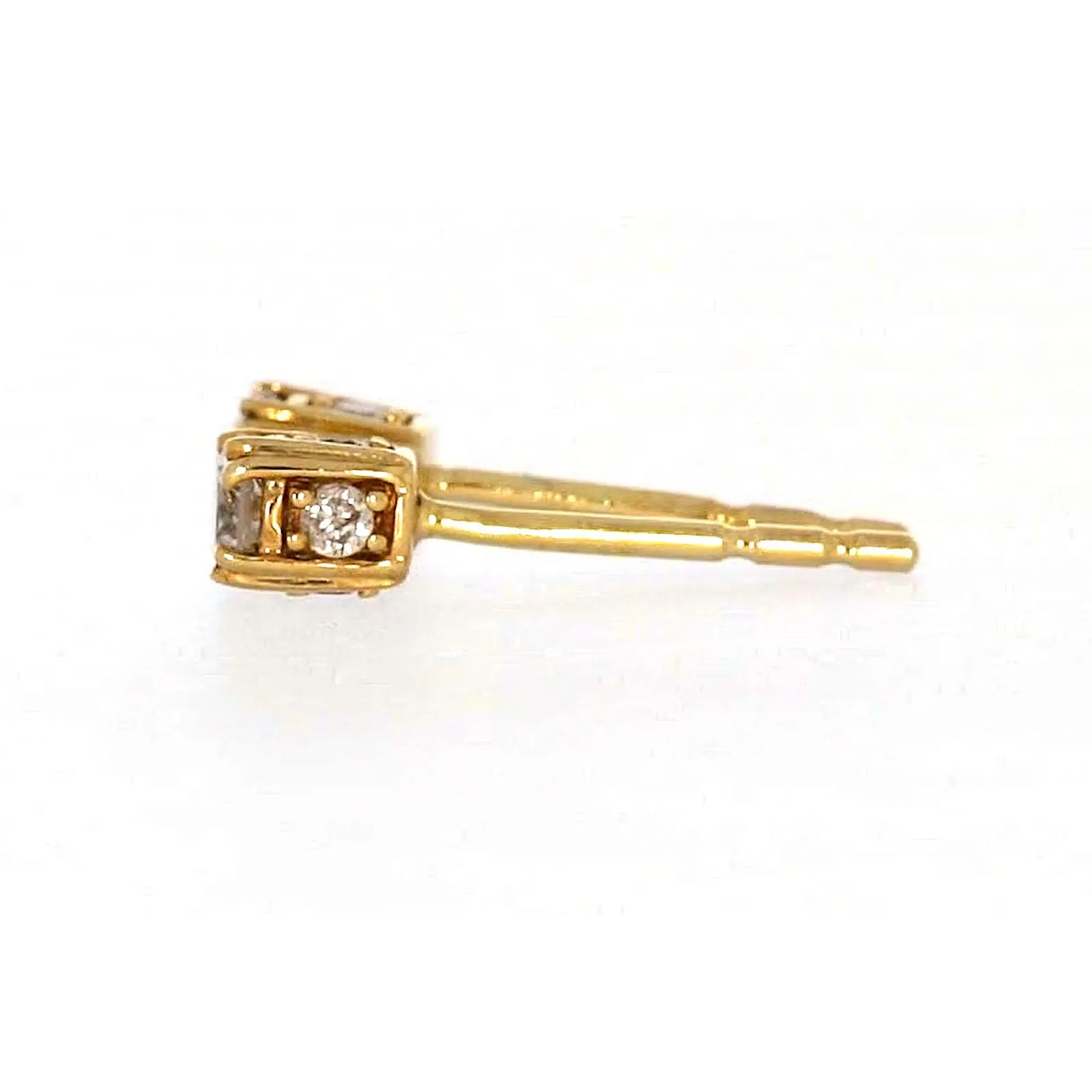9ct Yellow Gold Round Brilliant Cut 1/4 Carat tw of Diamonds  Stud Earrings