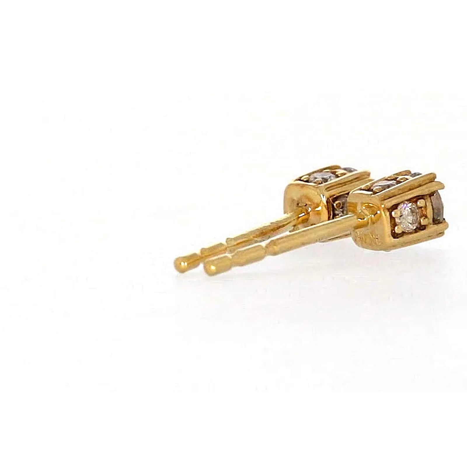 9ct Yellow Gold Round Brilliant Cut 1/4 Carat tw of Diamonds  Stud Earrings