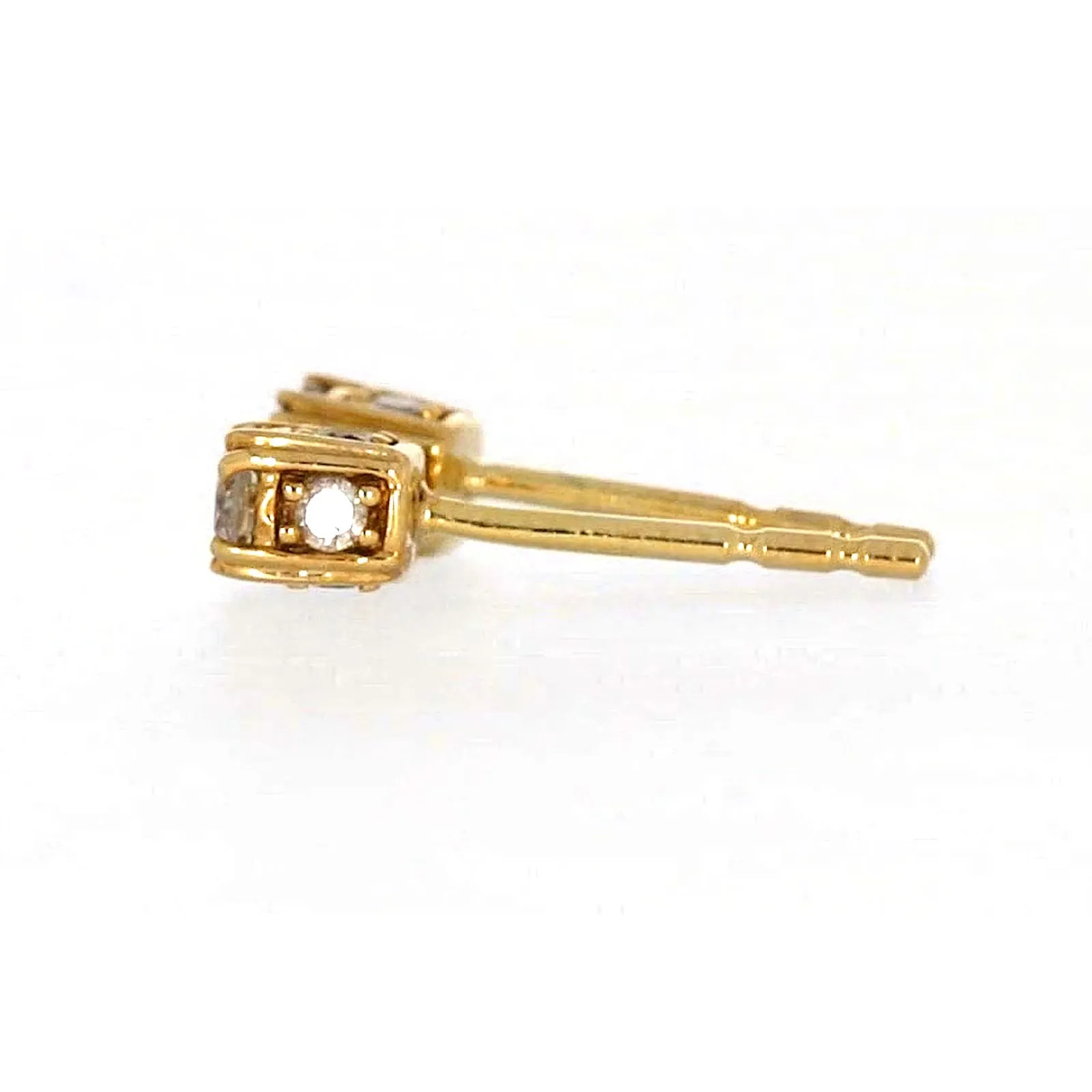 9ct Yellow Gold Round Brilliant Cut 1/4 Carat tw of Diamonds  Stud Earrings