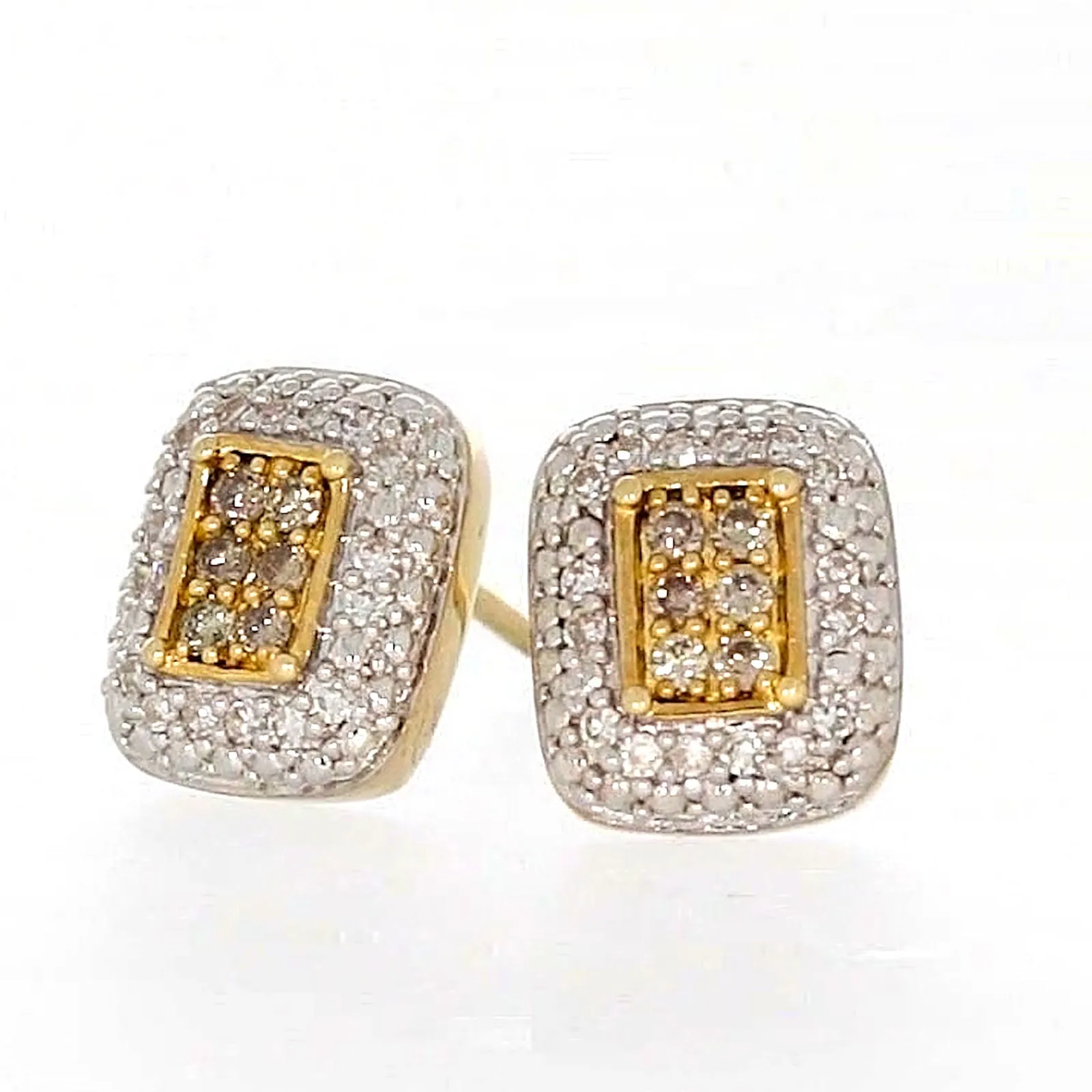 9ct Yellow Gold Round Brilliant Cut with 0.20 CARAT tw of Diamonds Stud Earrings