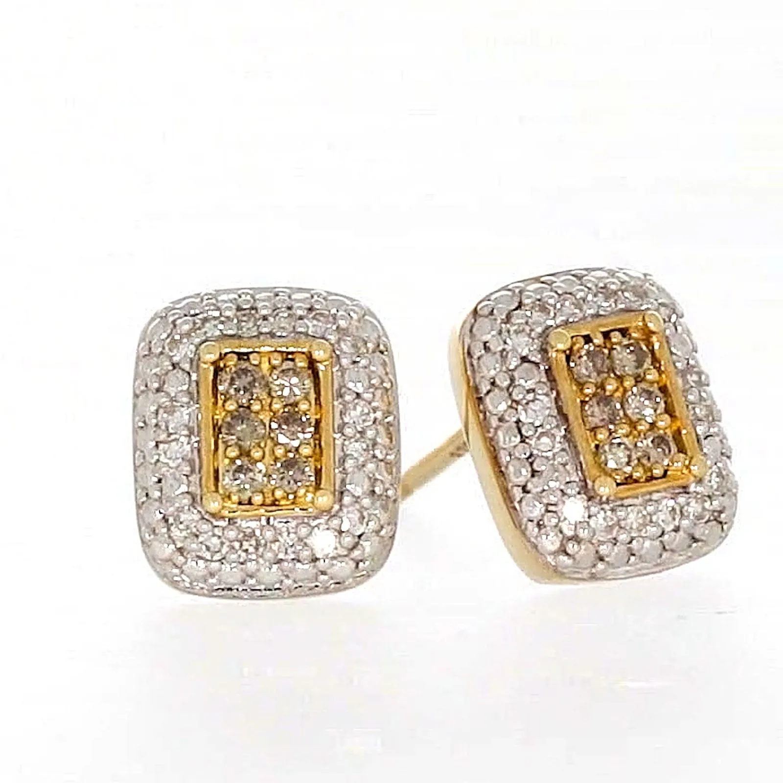 9ct Yellow Gold Round Brilliant Cut with 0.20 CARAT tw of Diamonds Stud Earrings