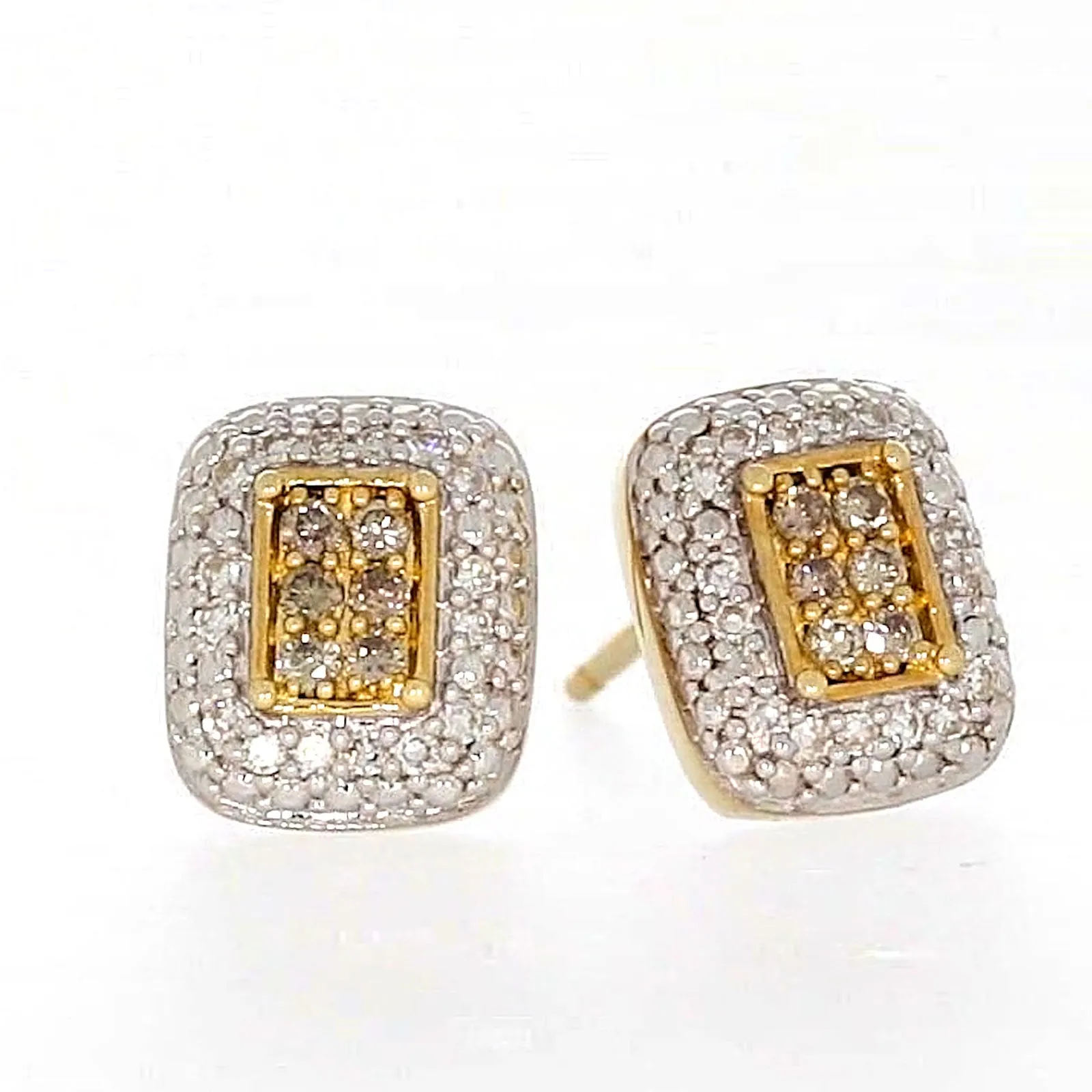 9ct Yellow Gold Round Brilliant Cut with 0.20 CARAT tw of Diamonds Stud Earrings