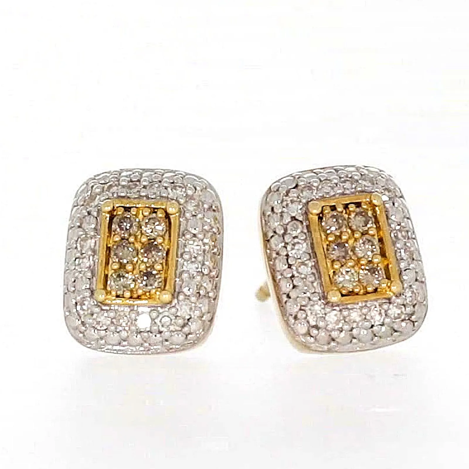 9ct Yellow Gold Round Brilliant Cut with 0.20 CARAT tw of Diamonds Stud Earrings
