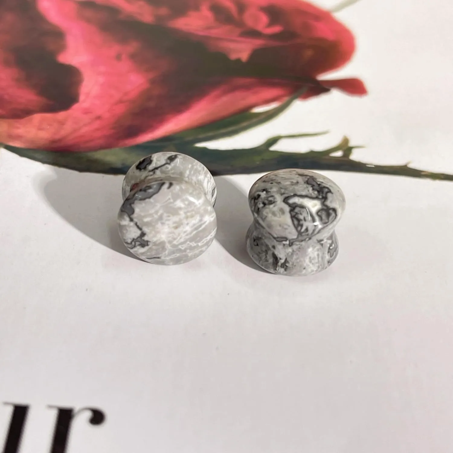 Agate Stone Ear Plugs Tunnels for Women Men Double Saddle Flared Expander Piercing Ears Gauge Plug Natural Organic Stones Stretcher Body Pierced Jewelry Gifts