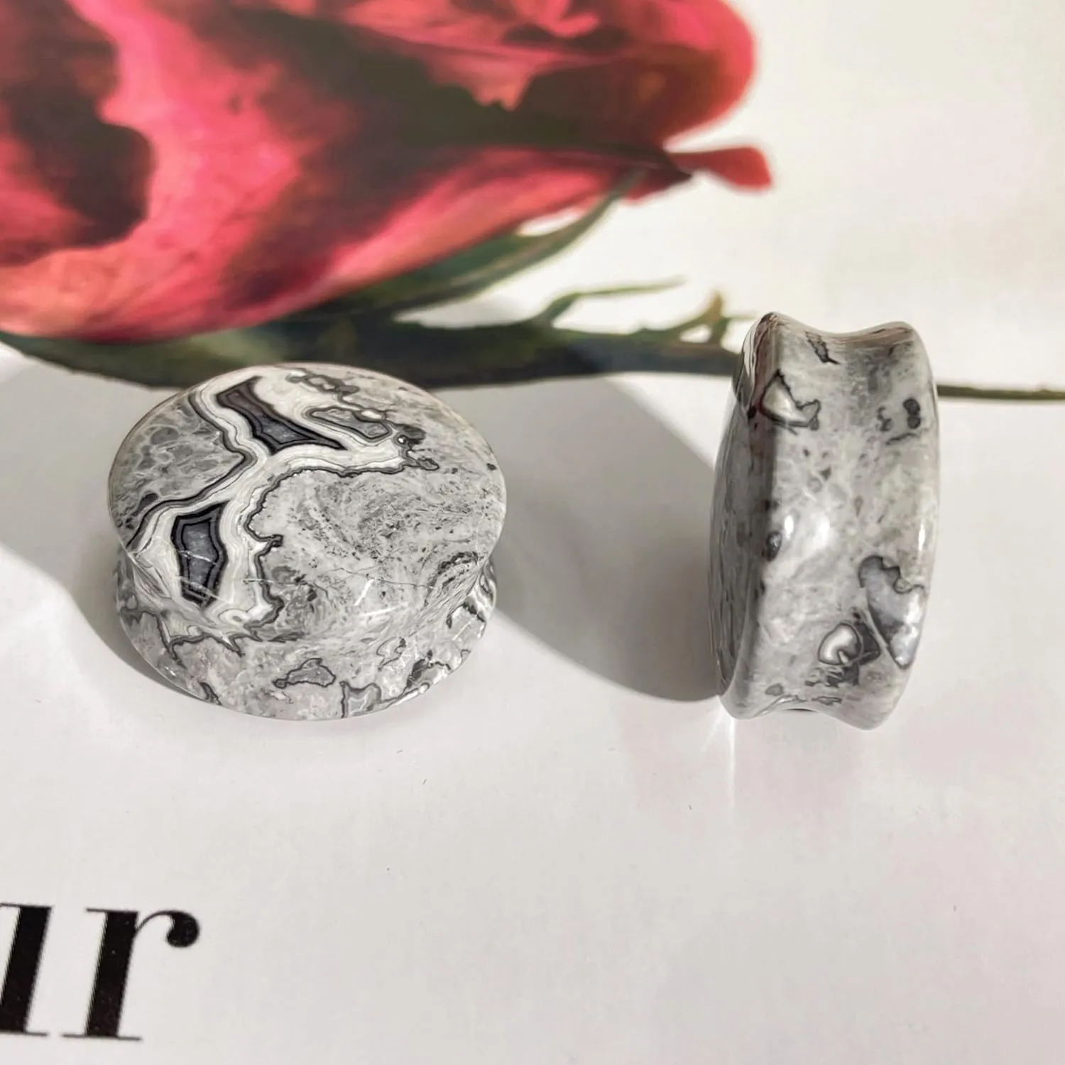 Agate Stone Ear Plugs Tunnels for Women Men Double Saddle Flared Expander Piercing Ears Gauge Plug Natural Organic Stones Stretcher Body Pierced Jewelry Gifts