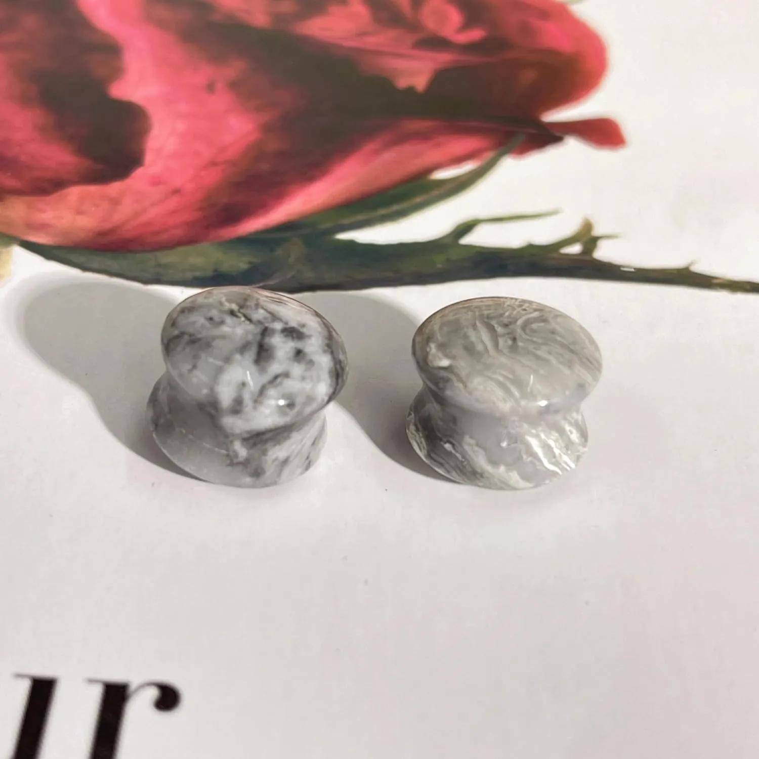 Agate Stone Ear Plugs Tunnels for Women Men Double Saddle Flared Expander Piercing Ears Gauge Plug Natural Organic Stones Stretcher Body Pierced Jewelry Gifts
