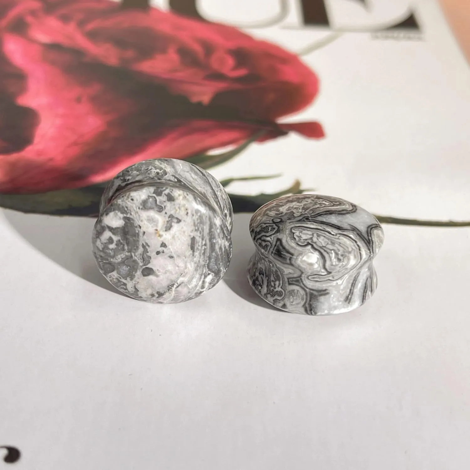 Agate Stone Ear Plugs Tunnels for Women Men Double Saddle Flared Expander Piercing Ears Gauge Plug Natural Organic Stones Stretcher Body Pierced Jewelry Gifts