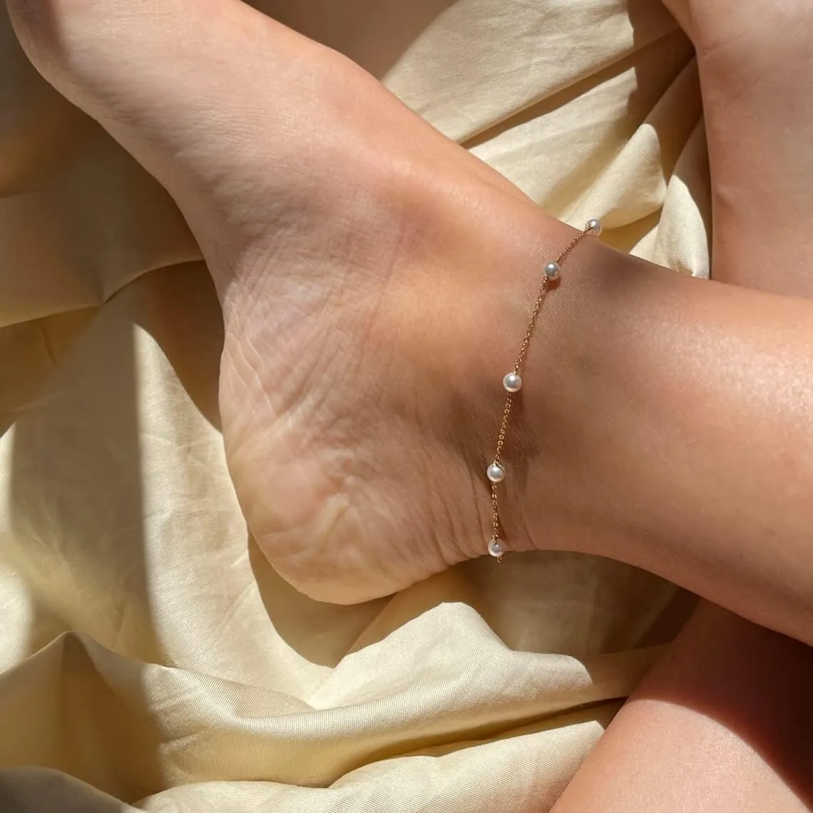 Ankle Bracelets for Women 18K Gold Plated Dainty Layering Anklets for Women Layered Twisted Rope Coin Chain Anklet Bracelets Waterproof Beach Summer Foot Jewelry