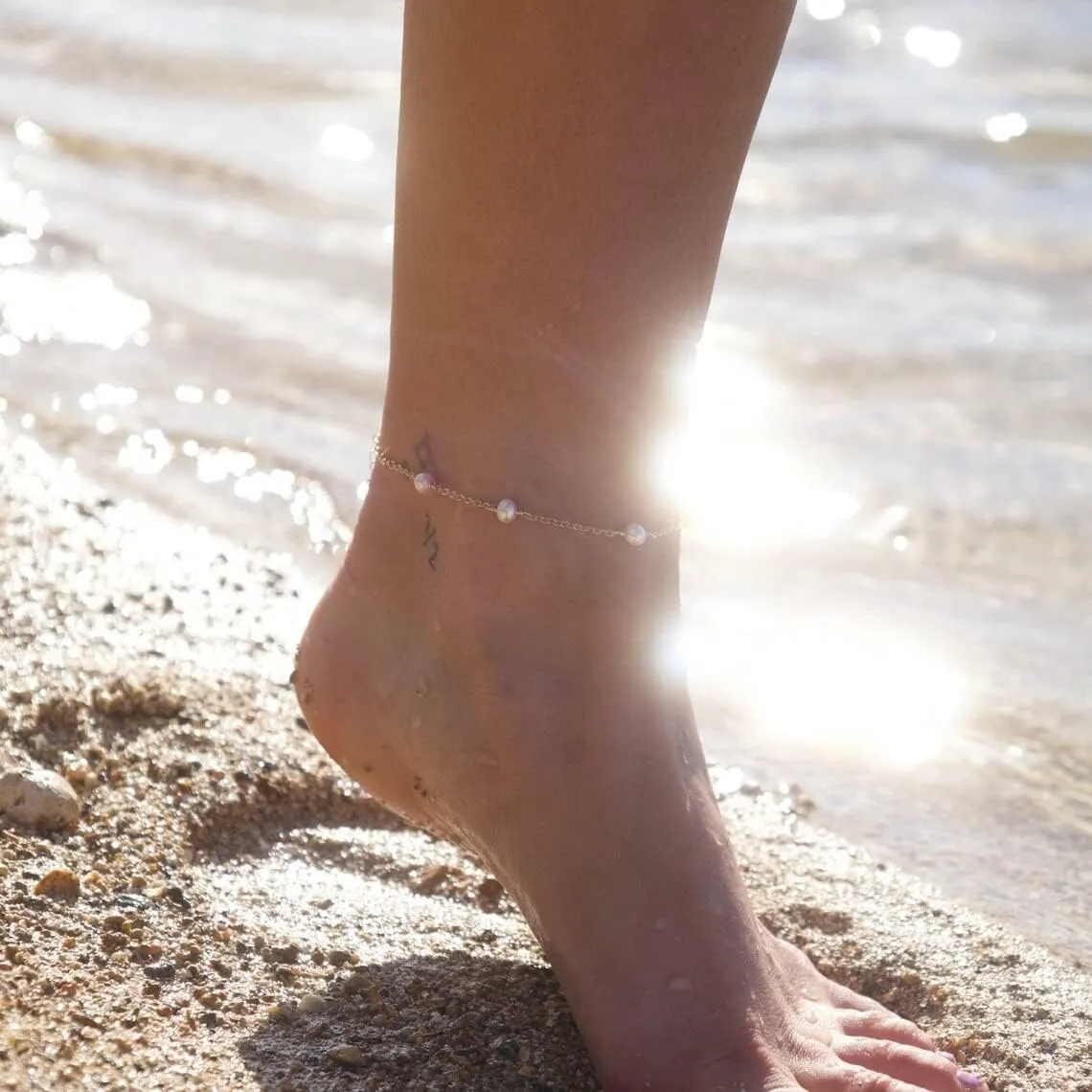 Ankle Bracelets for Women 18K Gold Plated Dainty Layering Anklets for Women Layered Twisted Rope Coin Chain Anklet Bracelets Waterproof Beach Summer Foot Jewelry