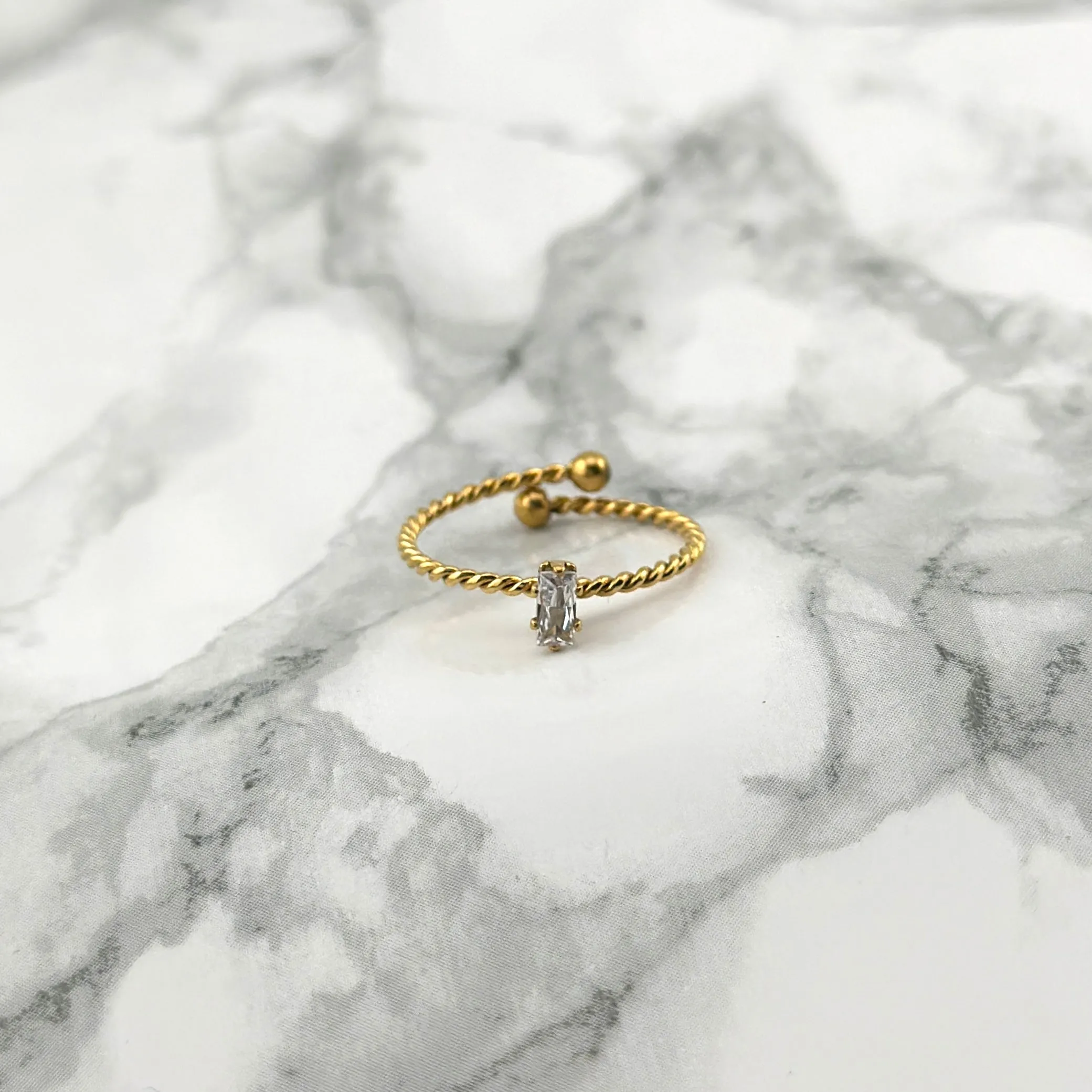 Ava Ring
