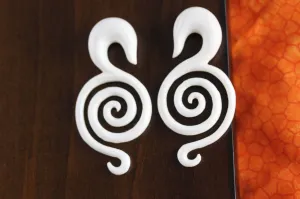 Bone plug hangers circular maze (Pair) - C050