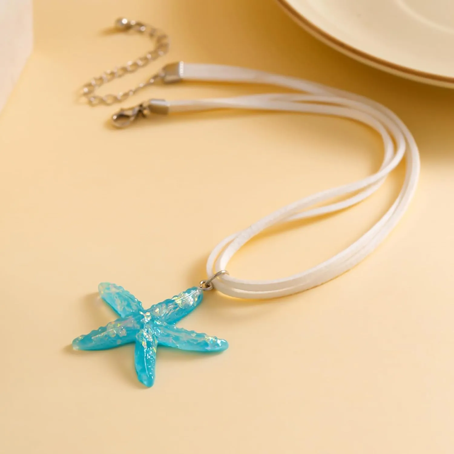 Frodete Starfish Necklace for Women Gold Shell Conch Starfish Necklaces Summer Beach Jewelry Outfits Accessories