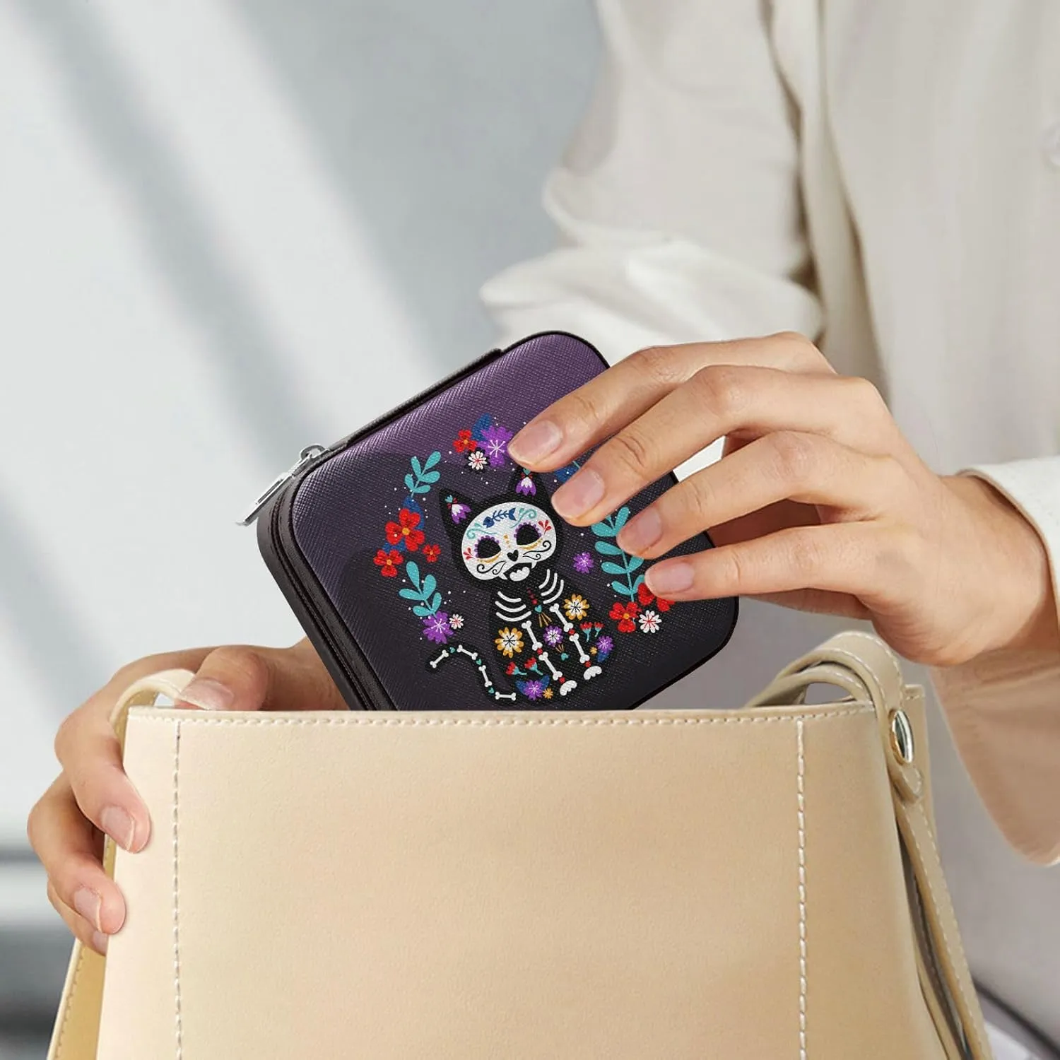 linqin PU Leather Jewelry Box, Cat Sugar Skull Travel Jewelry Case Portable Jewelry Organizer for Rings Earrings Necklaces Bracelets Storage Holder Boxes for Women Girls