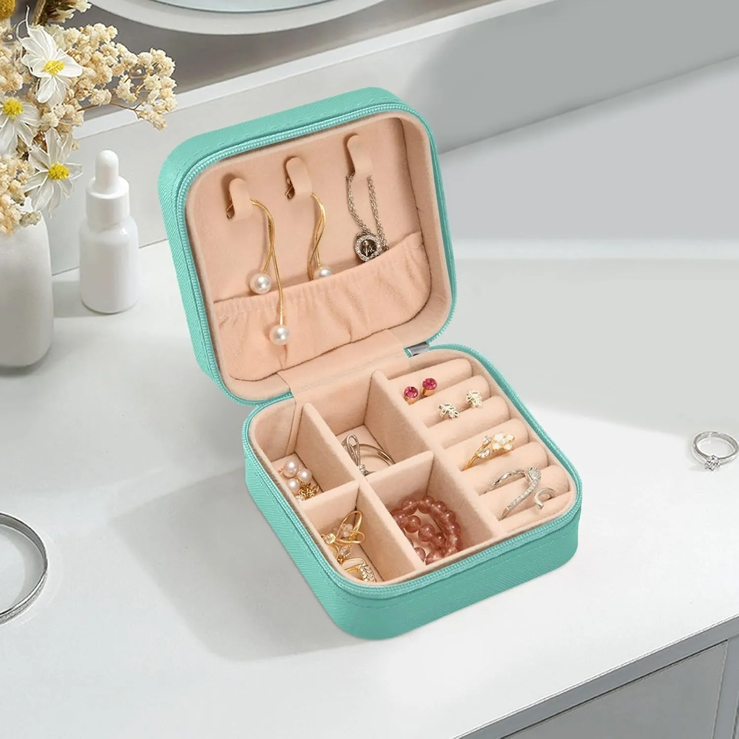 linqin PU Leather Jewelry Box, Frogs Green Travel Jewelry Case Portable Jewelry Organizer for Rings Earrings Necklaces Bracelets Storage Holder Boxes for Women Girls