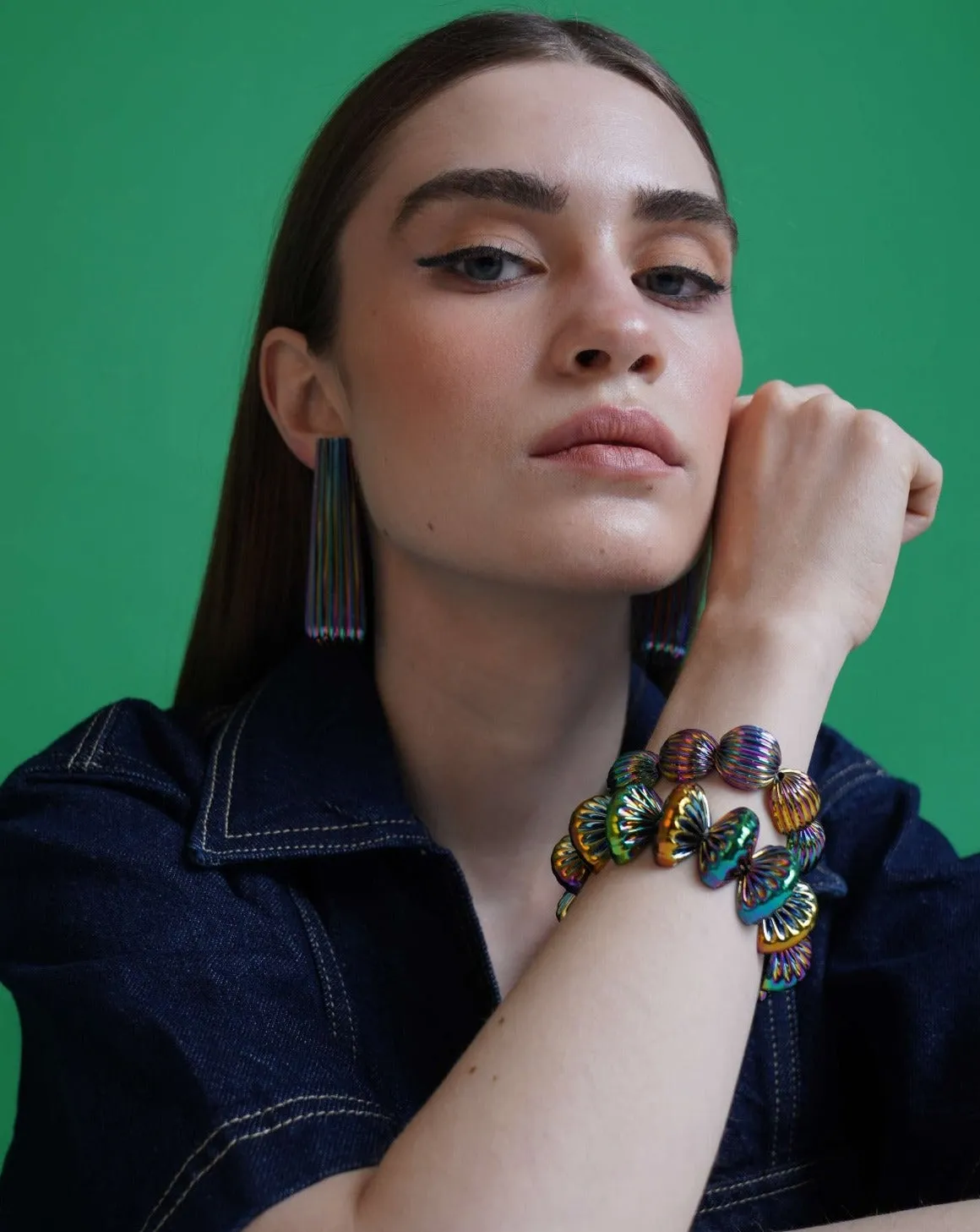 Maxima Scallop Bracelets In Iridescent