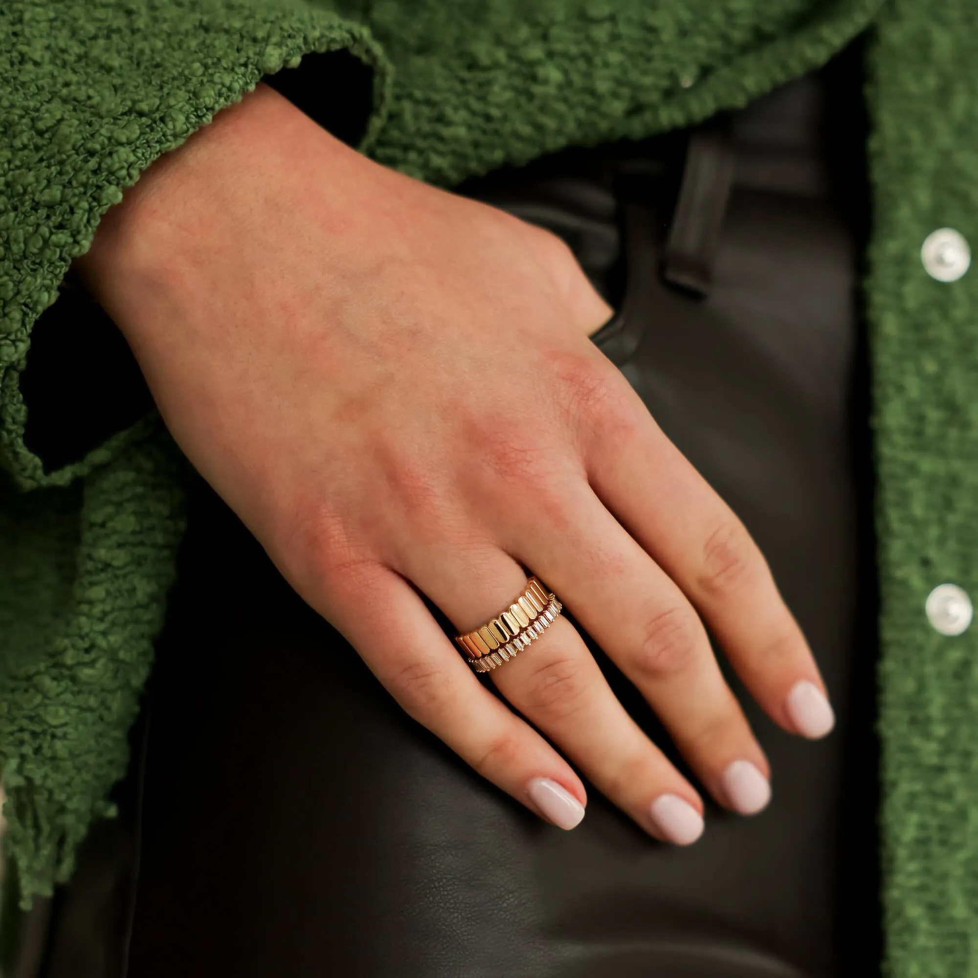 Melody Eden Vertical Gold Bar Ring