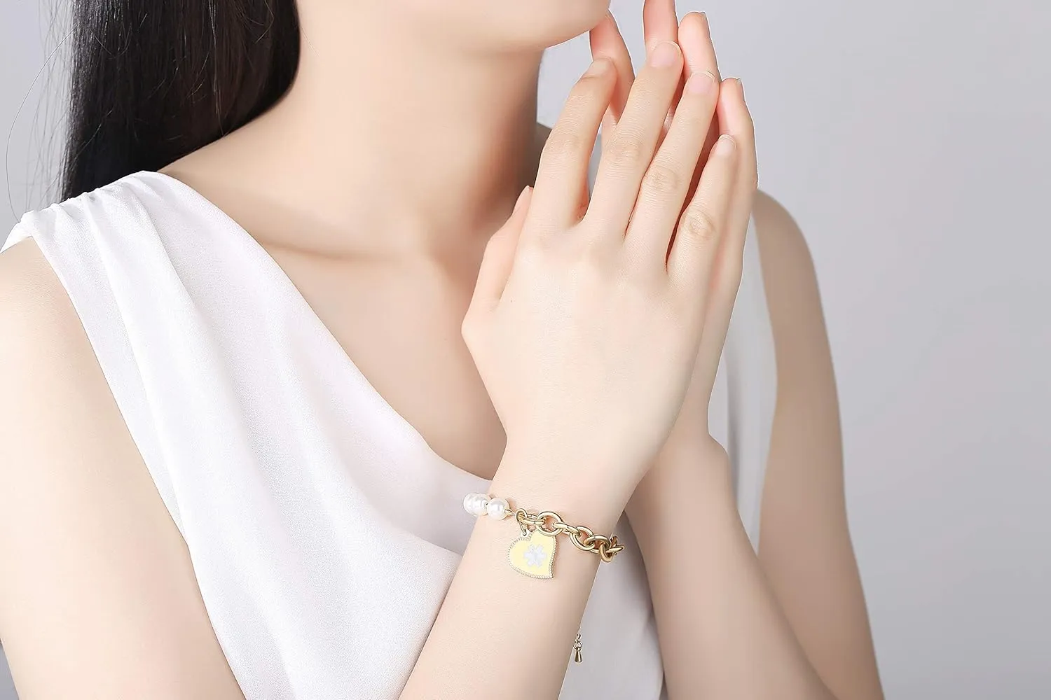 mnmoom Elegant Medical Alert Bracelets for Women with heart medical id charm has Custom Engraved