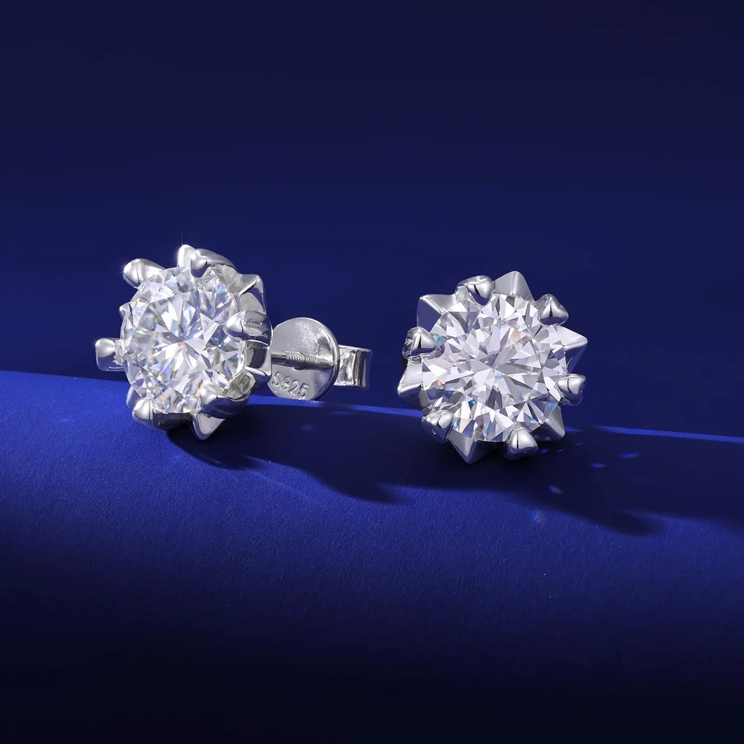 Moissanite Snowflake Stud Earrings Screw Back for Women 0.6-2.0ct 4-8mm 18K White/Gold Plated 925 Sterling Silver D Color VVS1 Clarity Moissanite Heart Earrings