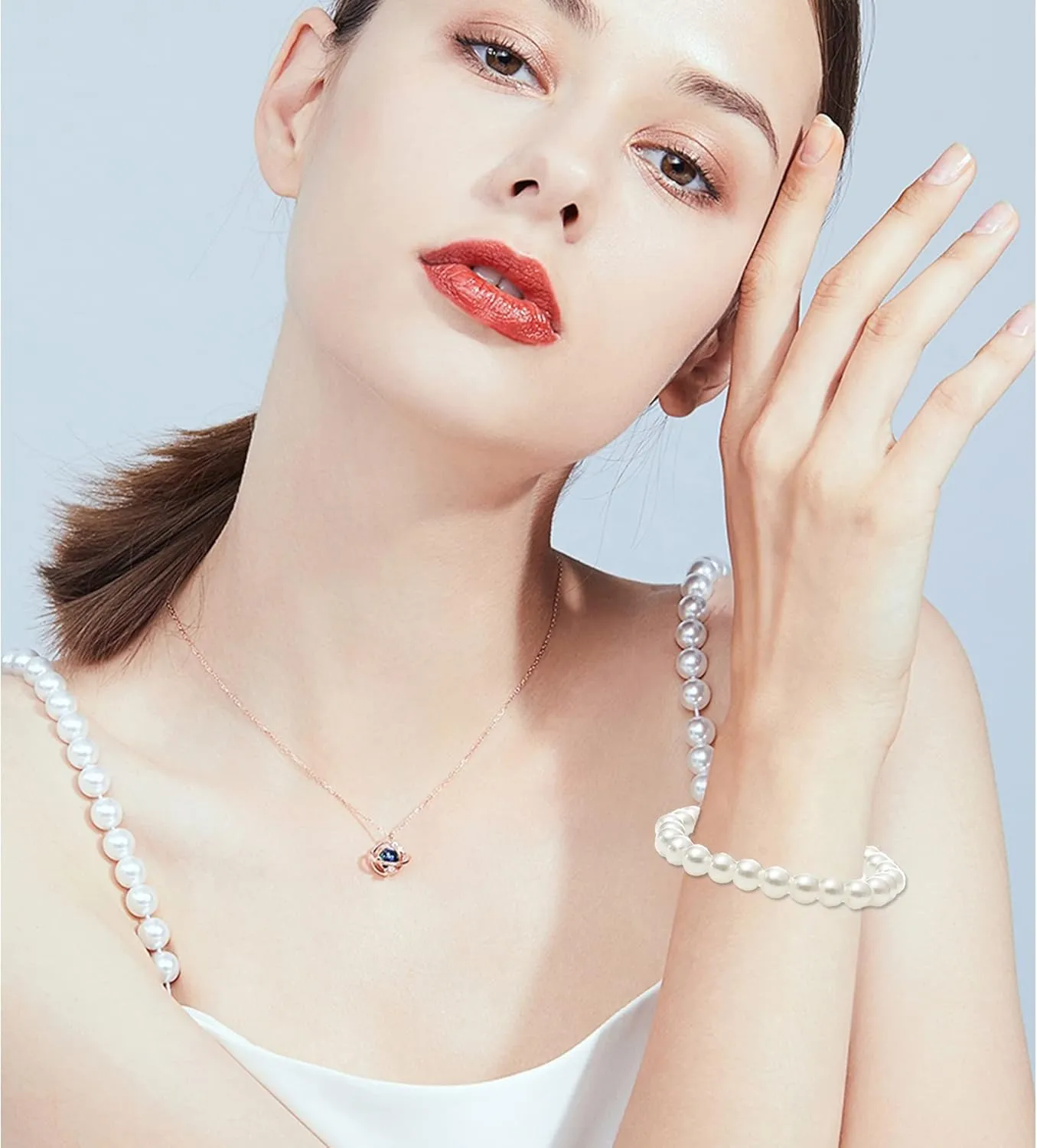 MOZAKA 30 Pieces 6mm/8mm Faux White Pearl Bracelets for Women Stackable Stretch Beaded Bracelets Simulated Pearl Bracelet Set for Bridesmaid Bridal Wedding Party Jewelry