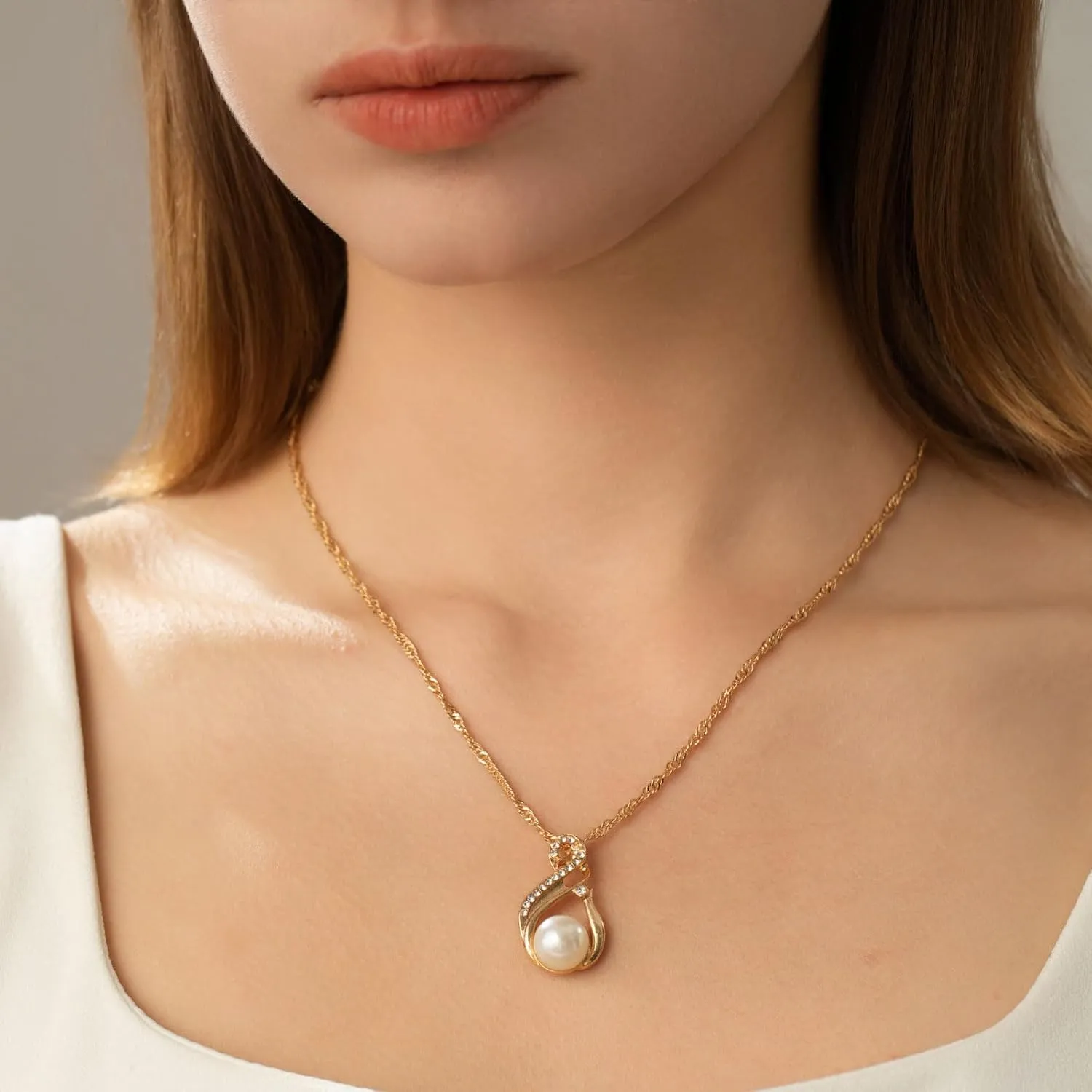 Necklace Pendant Round Pearl for Women Silver/Gold Plated Copper with Cubic Zirconia Chain Pearl Jewelry Gifts for Holidays and Anniversary