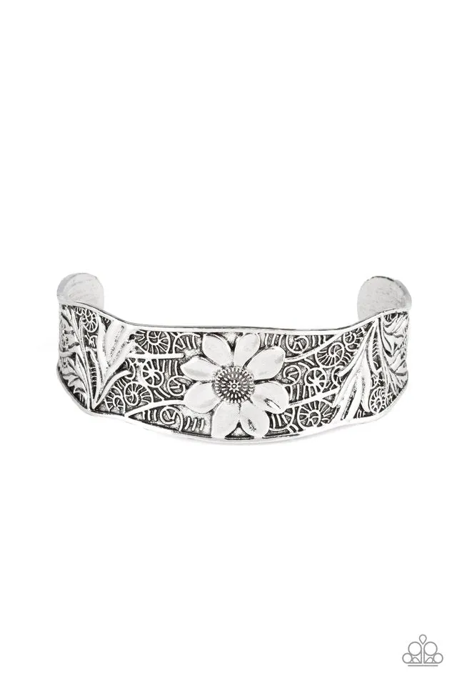 Paparazzi Bracelet ~ Daisy Paradise - Silver