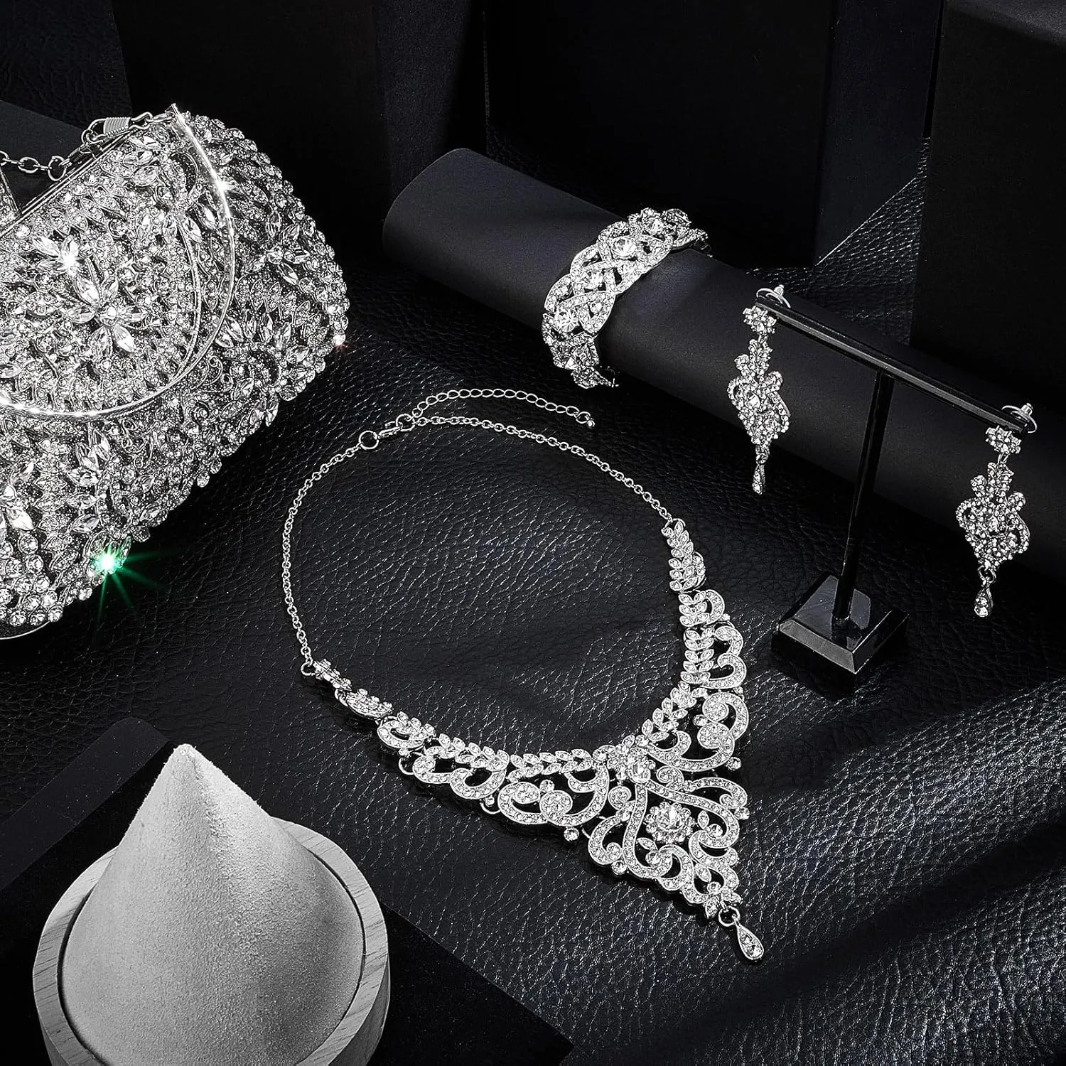 Quelay 4 Pcs Purse Rhinestone Jewelry Set Evening Clutch Bag Bling Crystal Necklace Dangle Earrings Bracelets Accessories