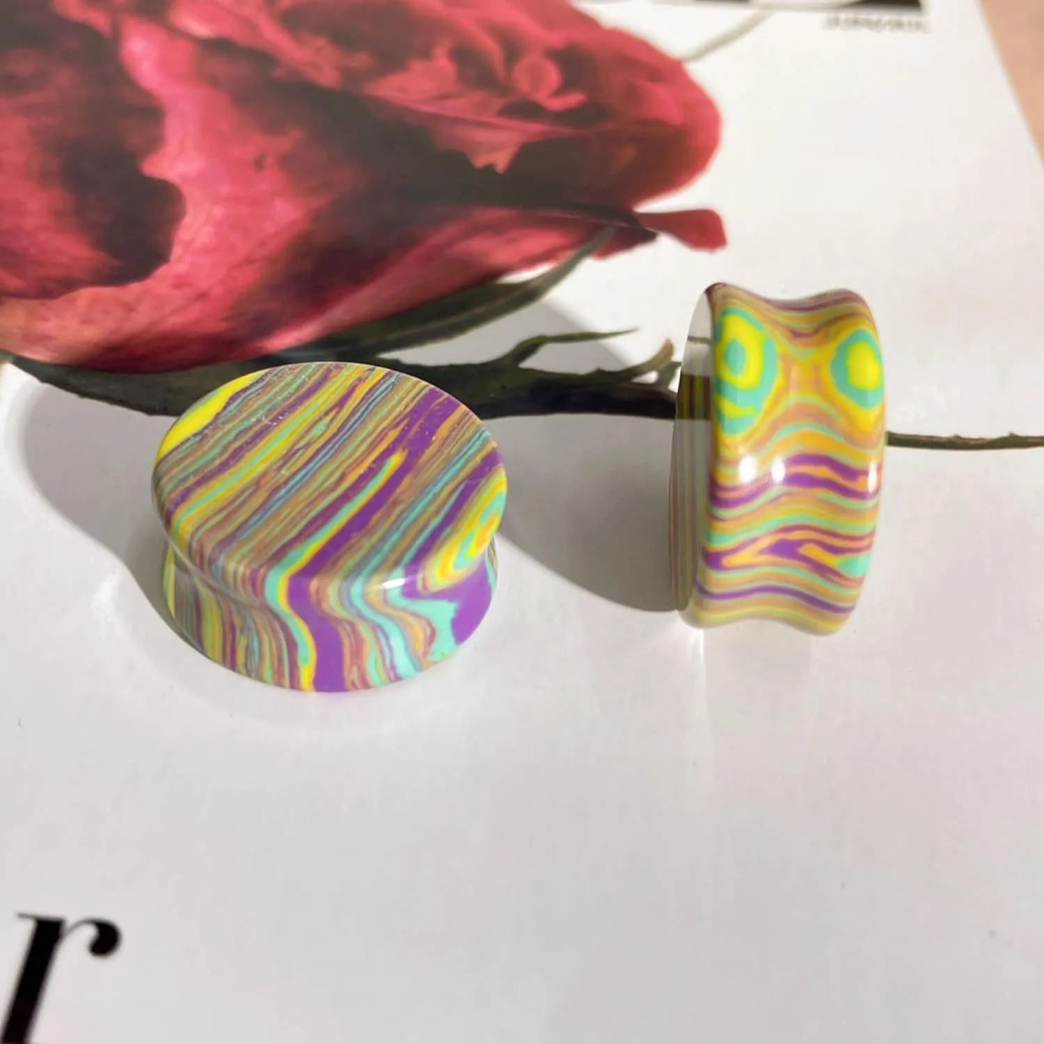 Rainbow Stone Double Flare Ear Plugs Tunnels Natural Organic Stones Expander Ears Piercing Stretcher Gauge Plug for Women Men Fashion Body Jewelry