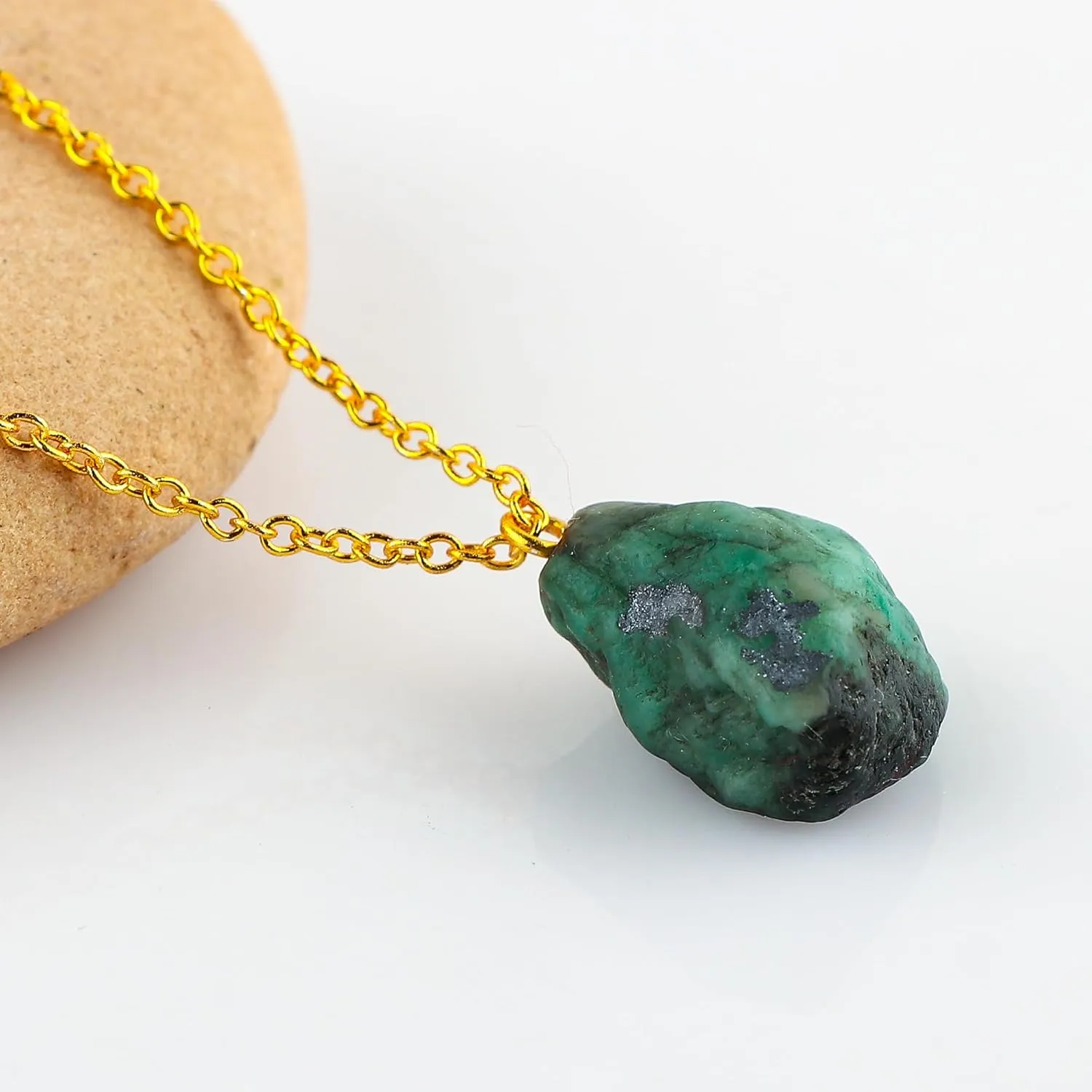 Raw Emerald Stone Pendant Necklace, Crystal Pendant 10-20 mm, Necklace for Women, Raw Crystal Jewelry, 16   2 Inches Adjustable Gold Plated Chain, Valentine Day Gift (Emerald)