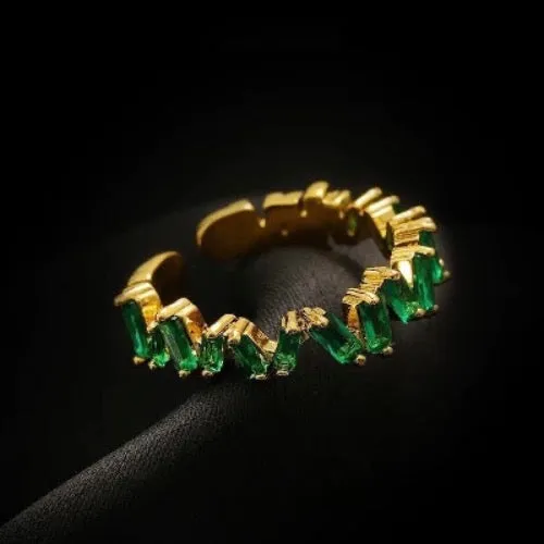 Royal Emerald-cut Stones Ring