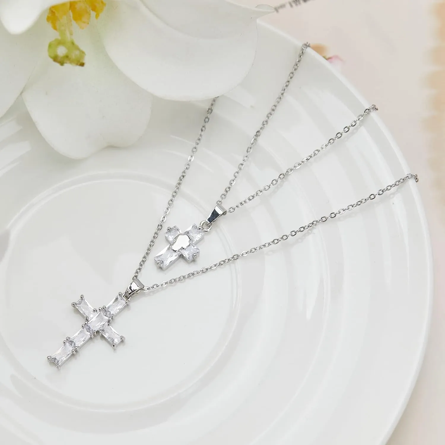 Silver Cross Necklaces for Women Layered Diamond Cross Pendant Necklace Silver Crucifix Necklace for Girls