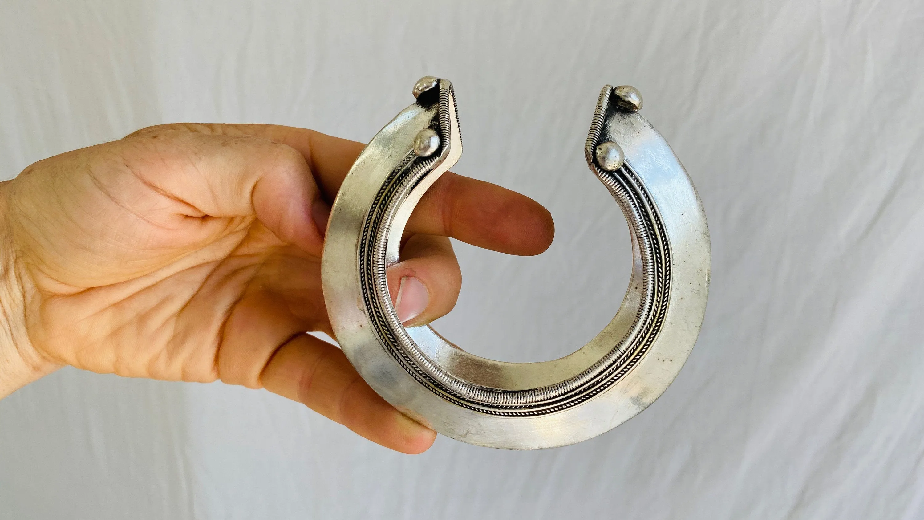 SINGLE Miao Hmong Bangle. Bracelet. China