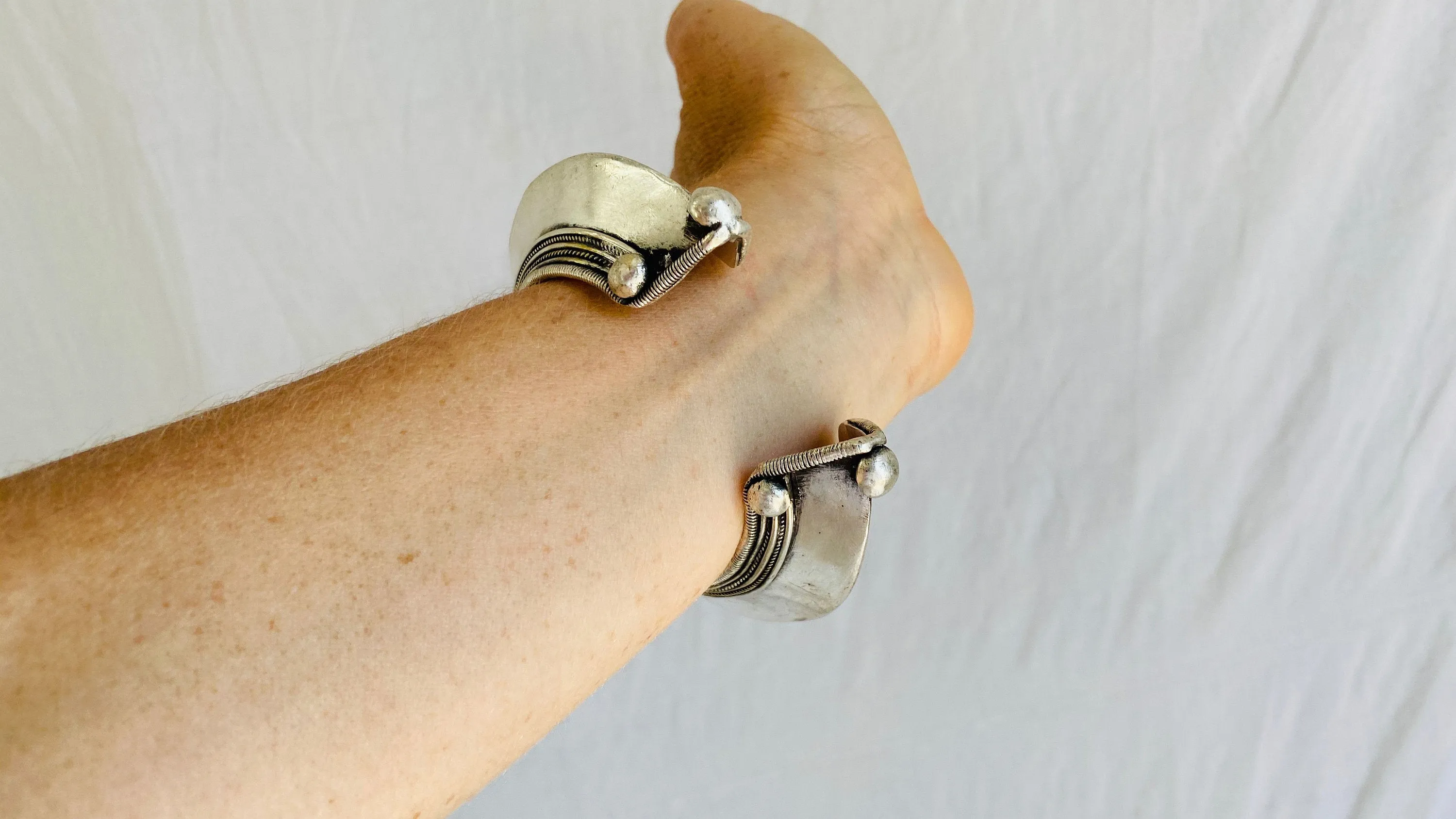 SINGLE Miao Hmong Bangle. Bracelet. China