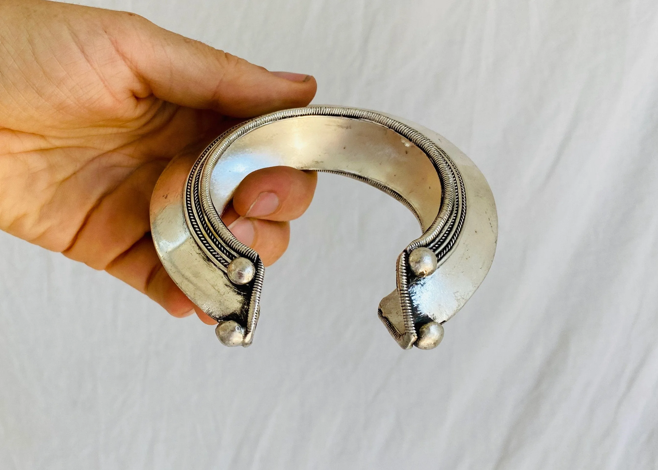 SINGLE Miao Hmong Bangle. Bracelet. China