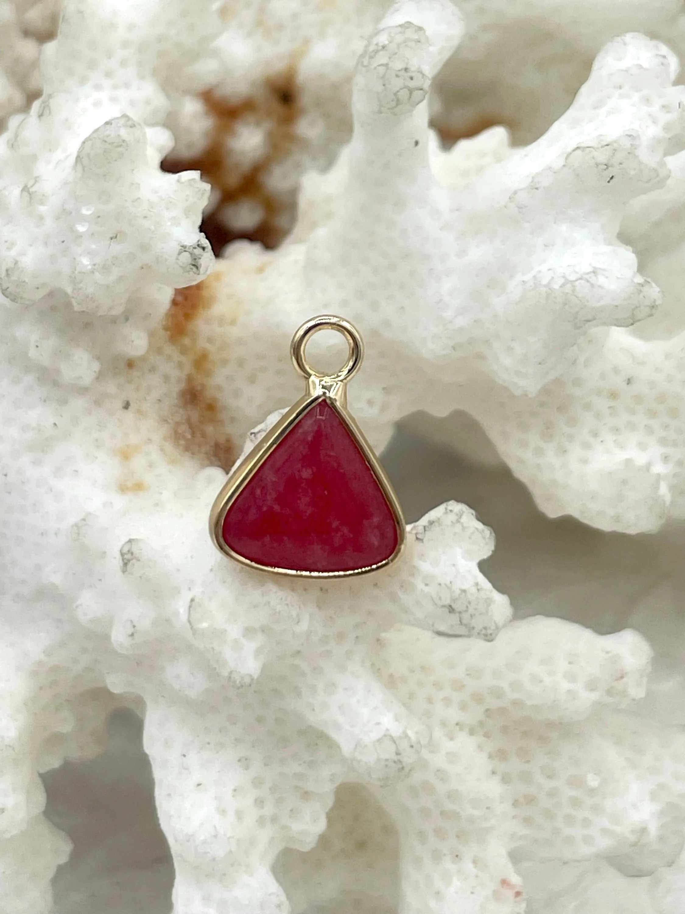 Small Triangle Shaped Natural Stone Pendants Gold Soldered, Natural Stone Pendants, will come in a variety of patterns, 4 colors, Fast Ship