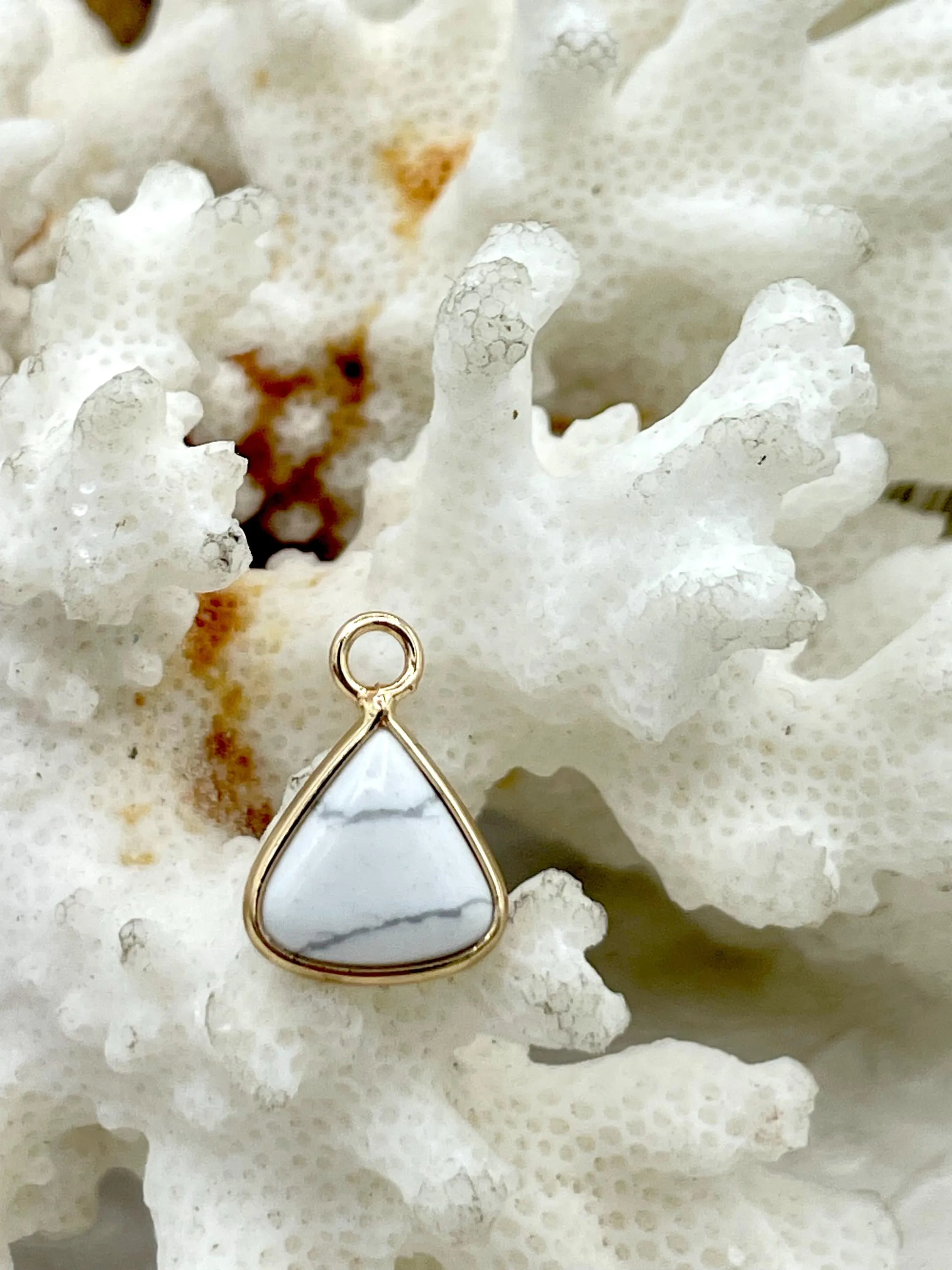 Small Triangle Shaped Natural Stone Pendants Gold Soldered, Natural Stone Pendants, will come in a variety of patterns, 4 colors, Fast Ship