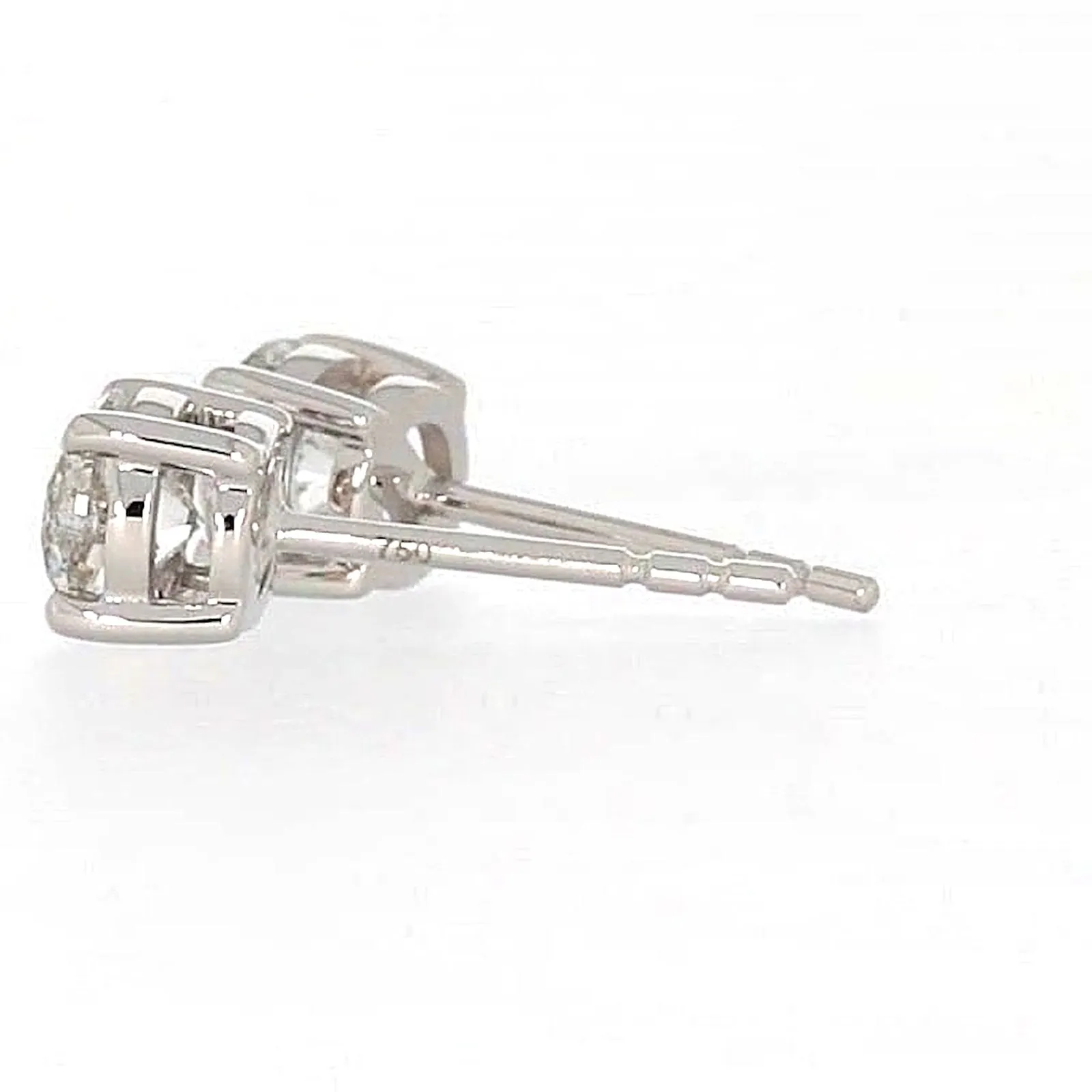 Solitaire 18ct White Gold Round Brilliant Cut with 1 CARAT tw of Diamonds Stud Earrings