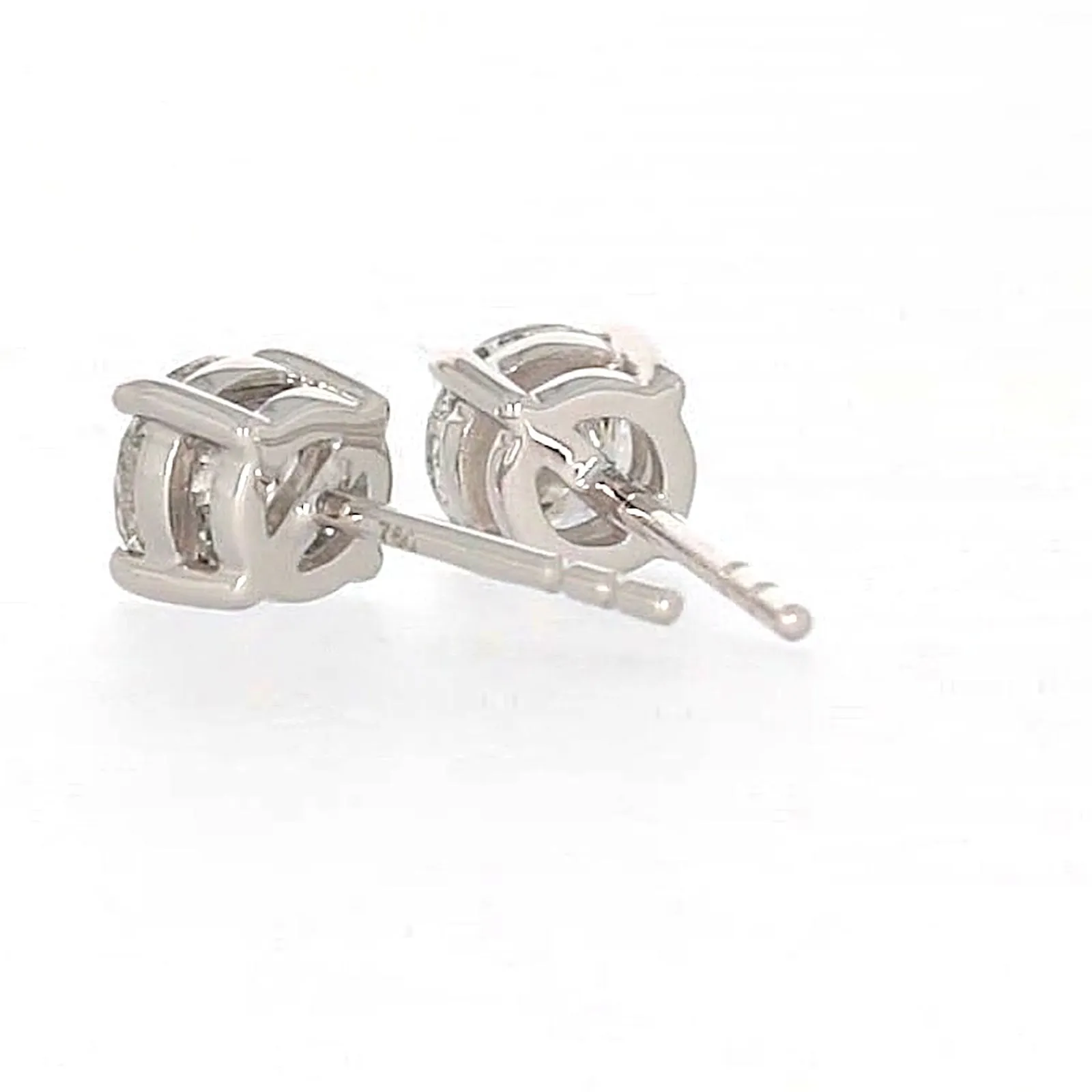 Solitaire 18ct White Gold Round Brilliant Cut with 1 CARAT tw of Diamonds Stud Earrings