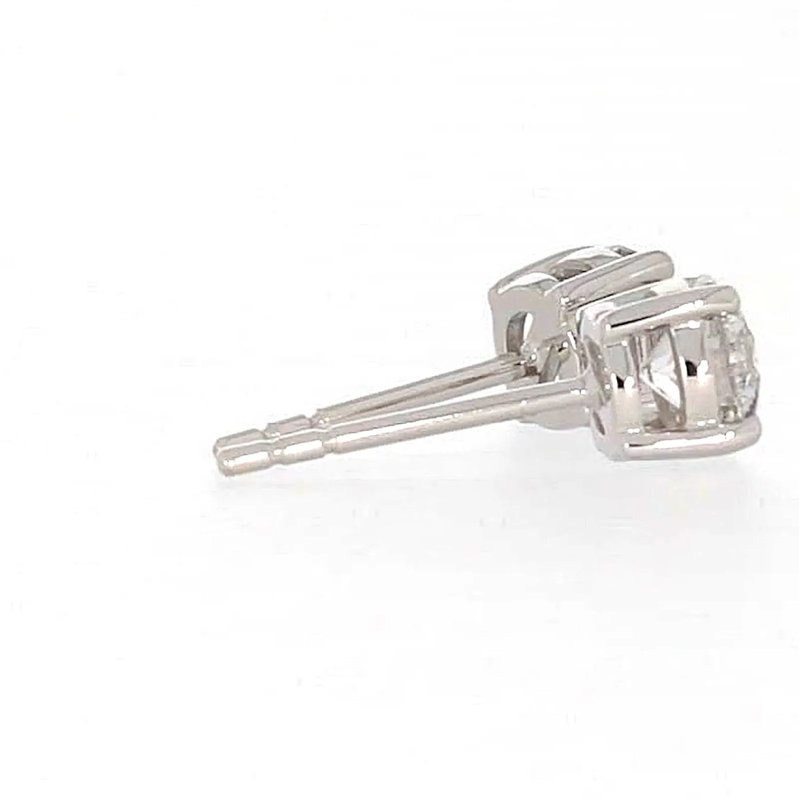 Solitaire 18ct White Gold Round Brilliant Cut with 1 CARAT tw of Diamonds Stud Earrings