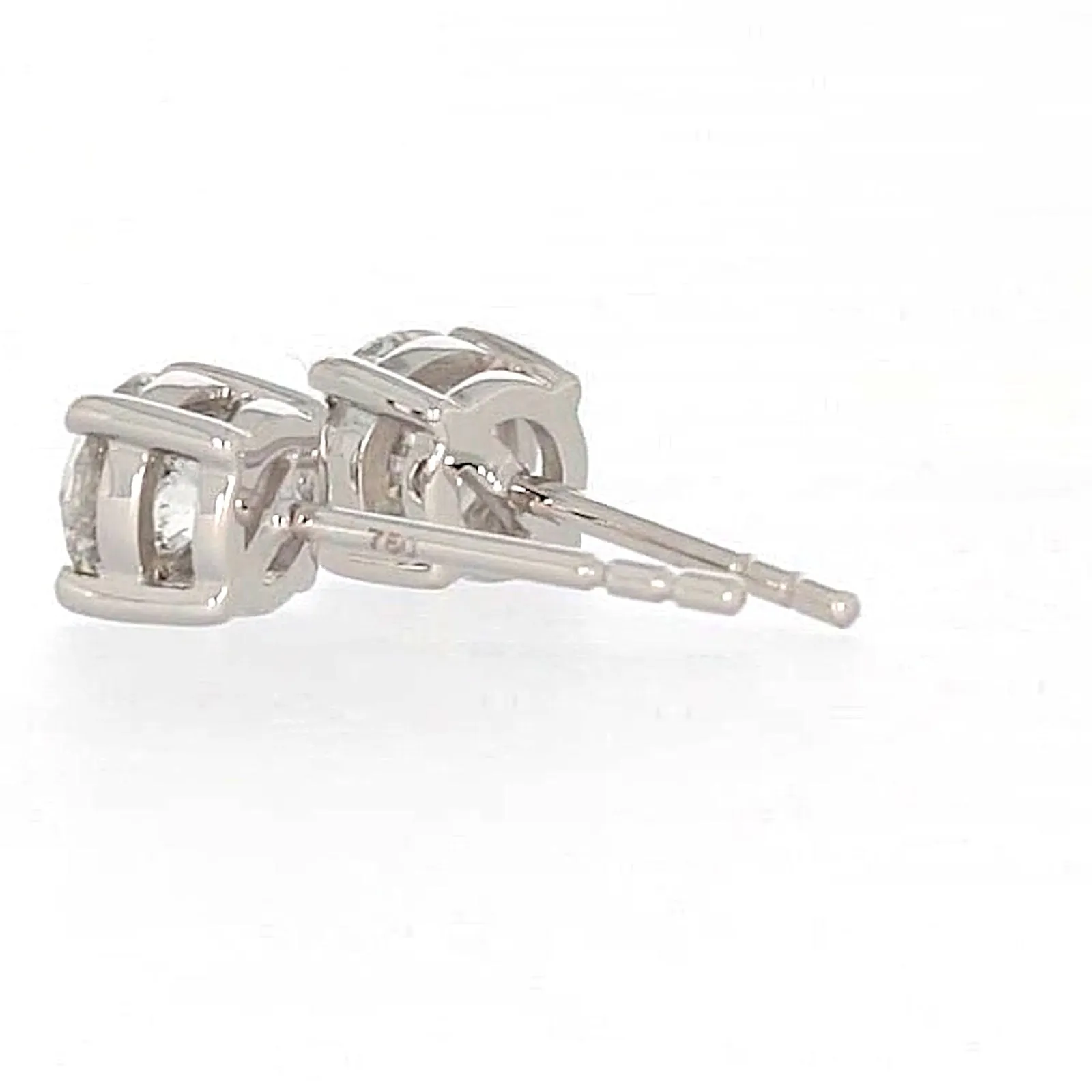 Solitaire 18ct White Gold Round Brilliant Cut with 1 CARAT tw of Diamonds Stud Earrings