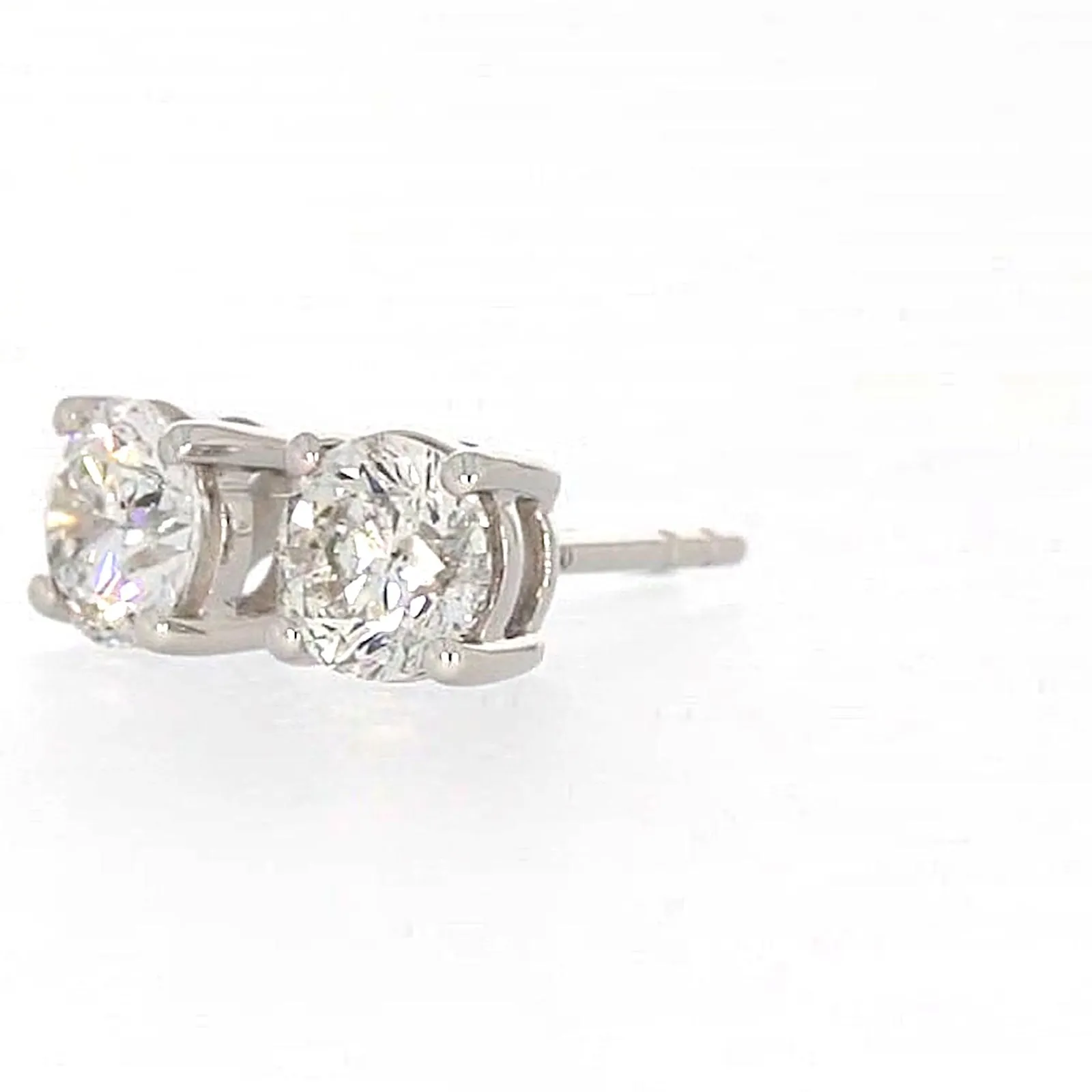 Solitaire 18ct White Gold Round Brilliant Cut with 1 CARAT tw of Diamonds Stud Earrings