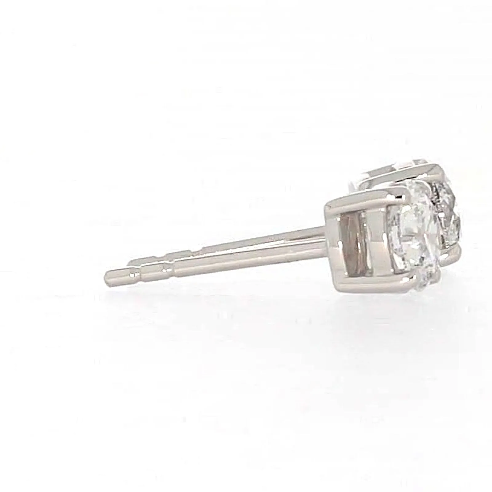Solitaire 18ct White Gold Round Brilliant Cut with 1 CARAT tw of Diamonds Stud Earrings