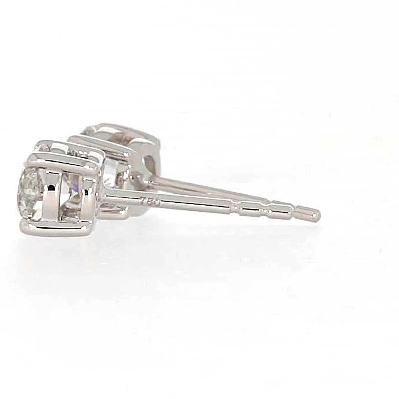 Solitaire 18ct White Gold Round Brilliant Cut with 1 CARAT tw of Diamonds Stud Earrings
