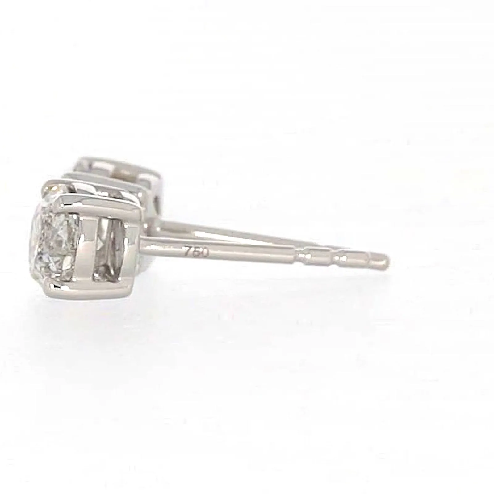 Solitaire 18ct White Gold Round Brilliant Cut with 1 CARAT tw of Diamonds Stud Earrings